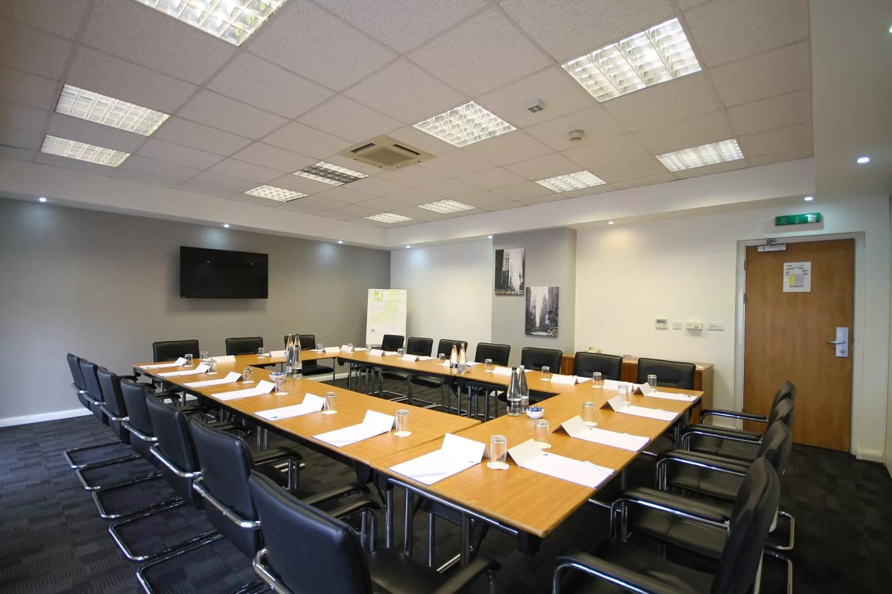 Meeting/conference room in Holiday Inn Express Nuneaton, an IHG Hotel