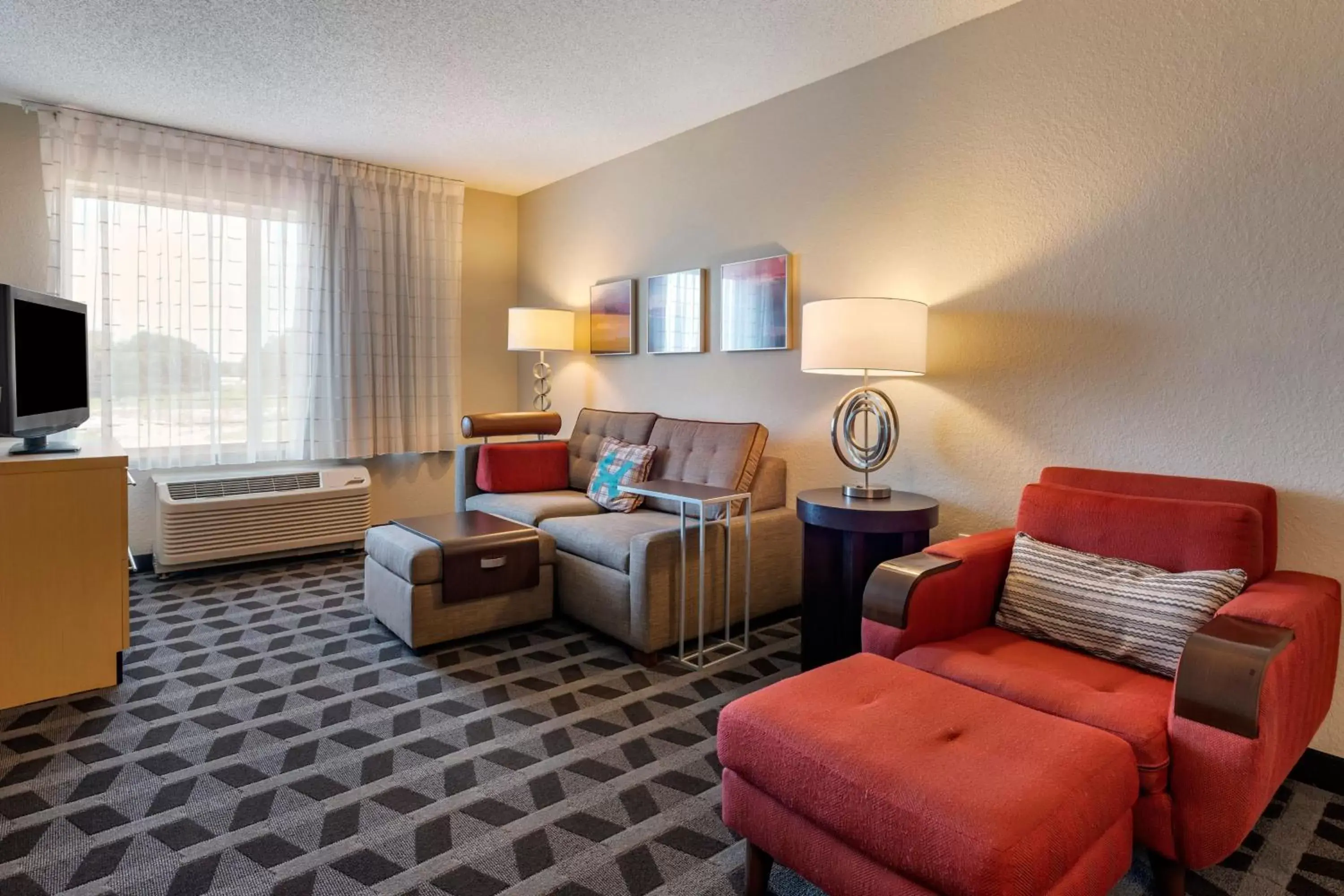 Living room, Seating Area in TownePlace Suites by Marriott Vincennes