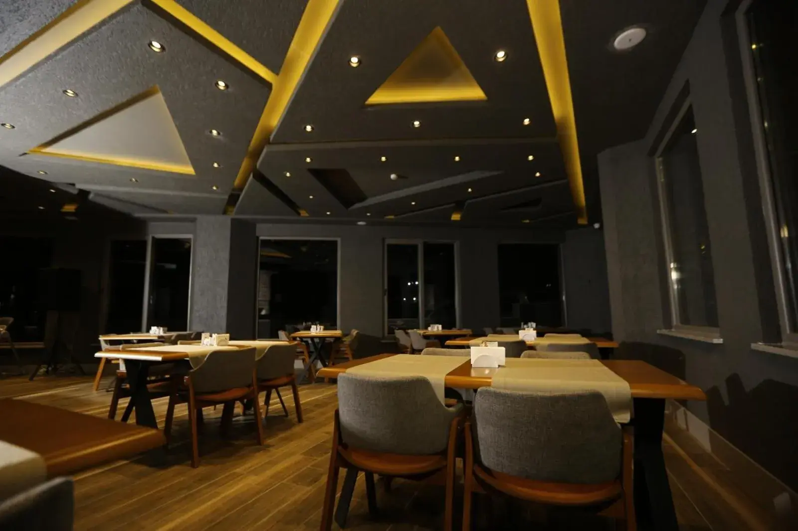 Restaurant/Places to Eat in The Erzurum Hotel
