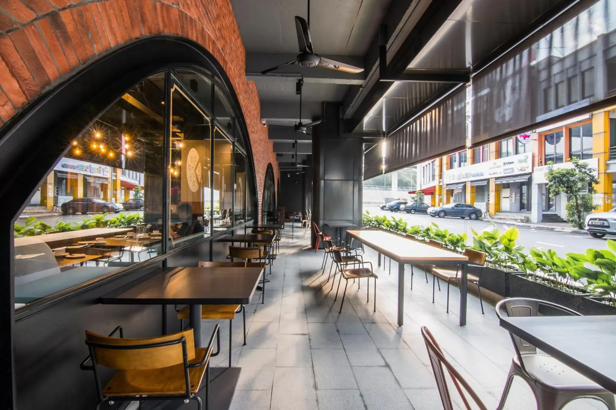 Restaurant/places to eat in MTREE Hotel Restaurant/places to eat in MTREE Hotel