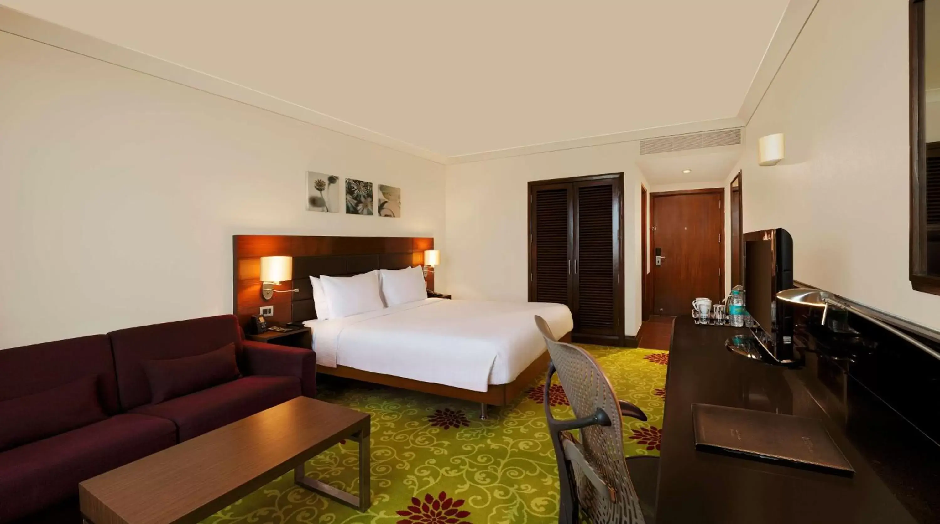 Bed in Hilton Garden Inn New Delhi/Saket