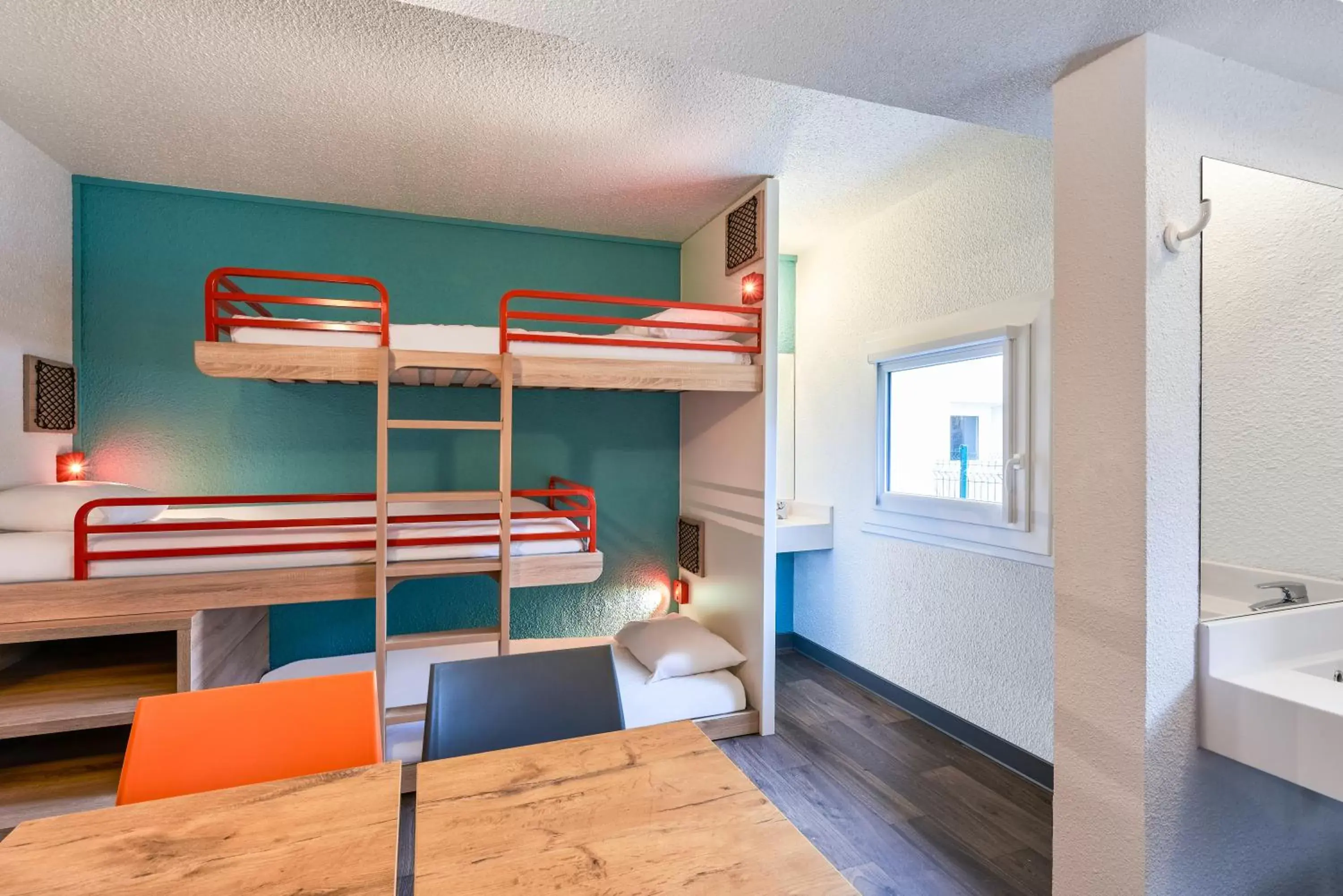 Bunk Bed in hotelF1 Clermont Ferrand Est