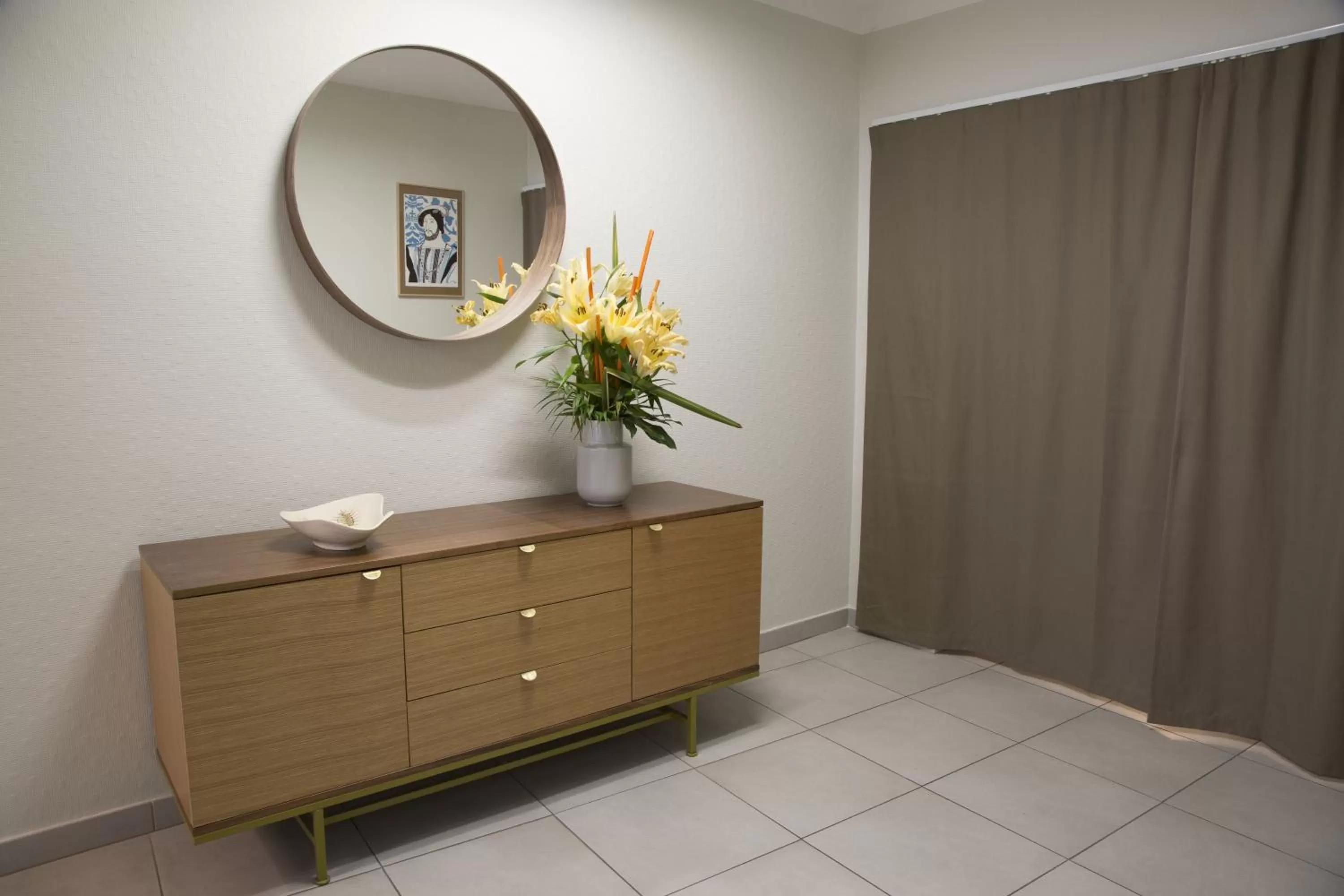 Seating area in Logis Hôtel Chaptal, Amboise