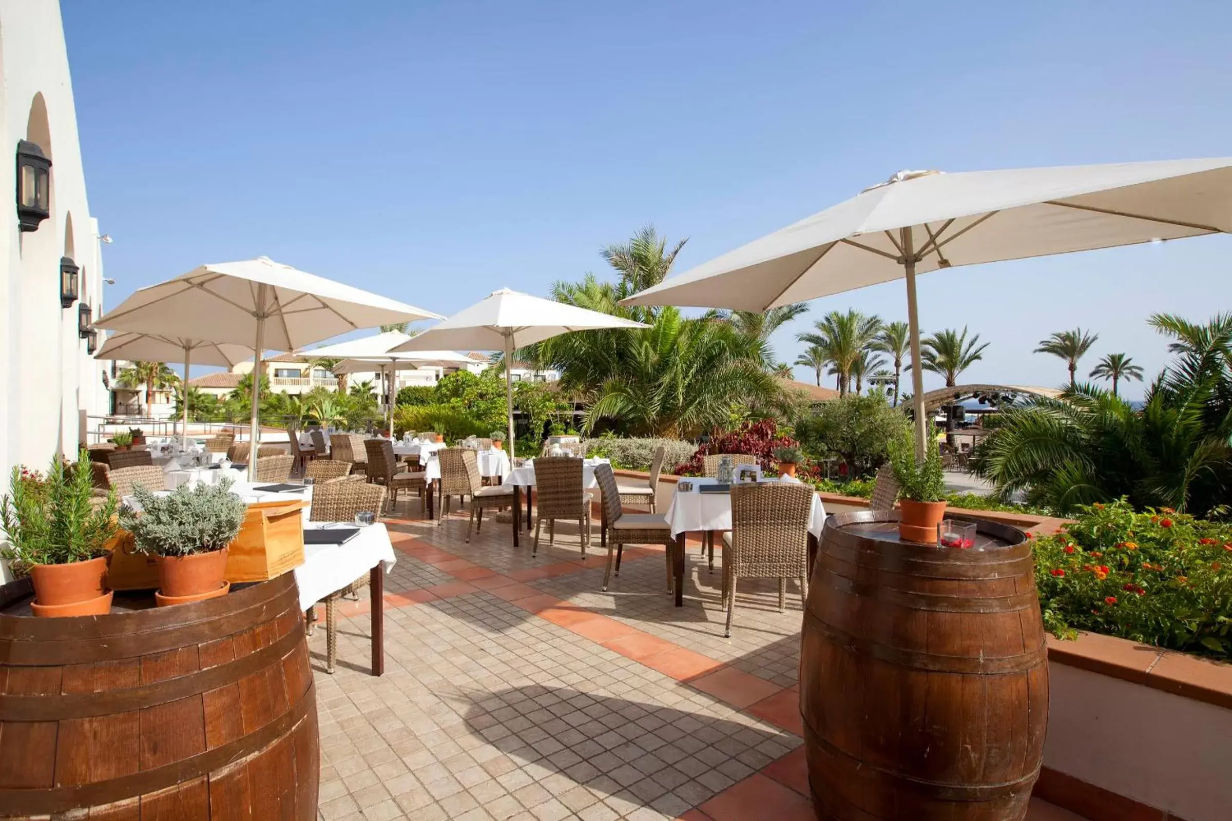 Balcony/Terrace, Restaurant/Places to Eat in Impressive Playa Granada Golf