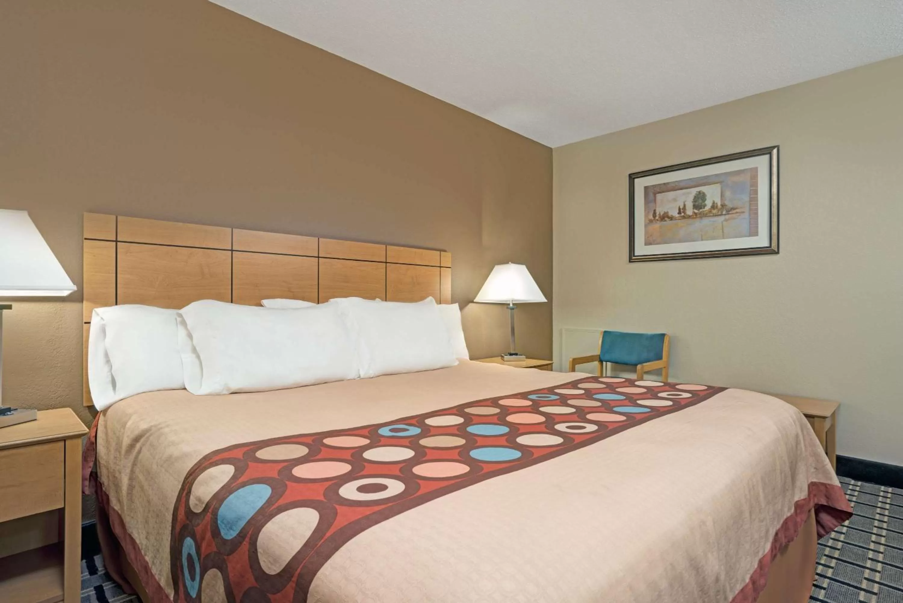 King Room - Non-Smoking in Super 8 by Wyndham Melrose