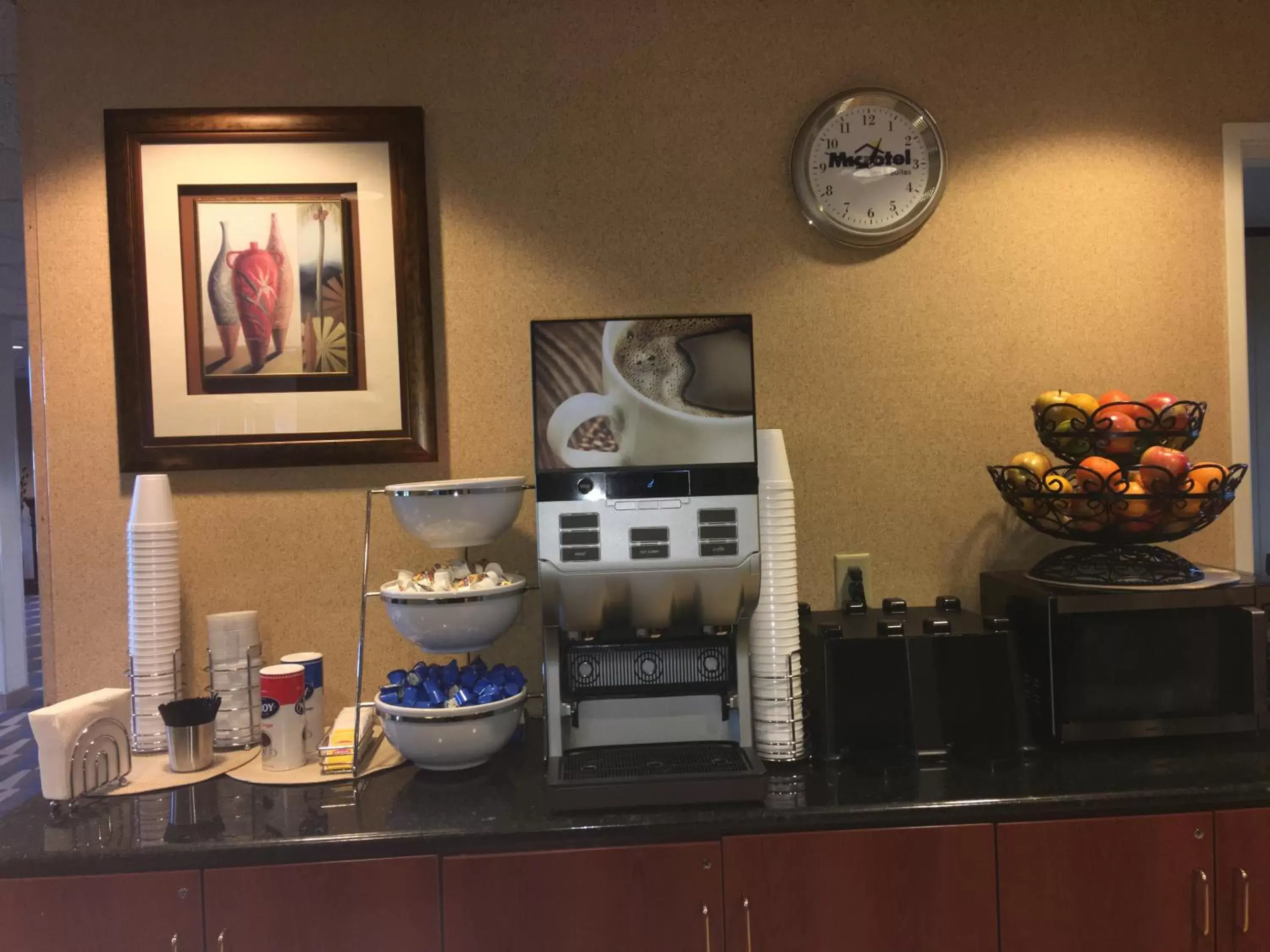 Continental breakfast in Microtel Inn & Suites by Wyndham Indianapolis Airport