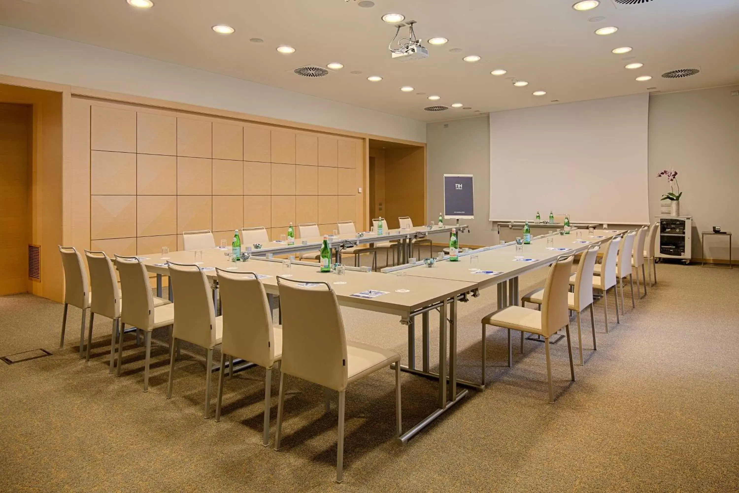 Meeting/conference room in NH Collection Milano Touring