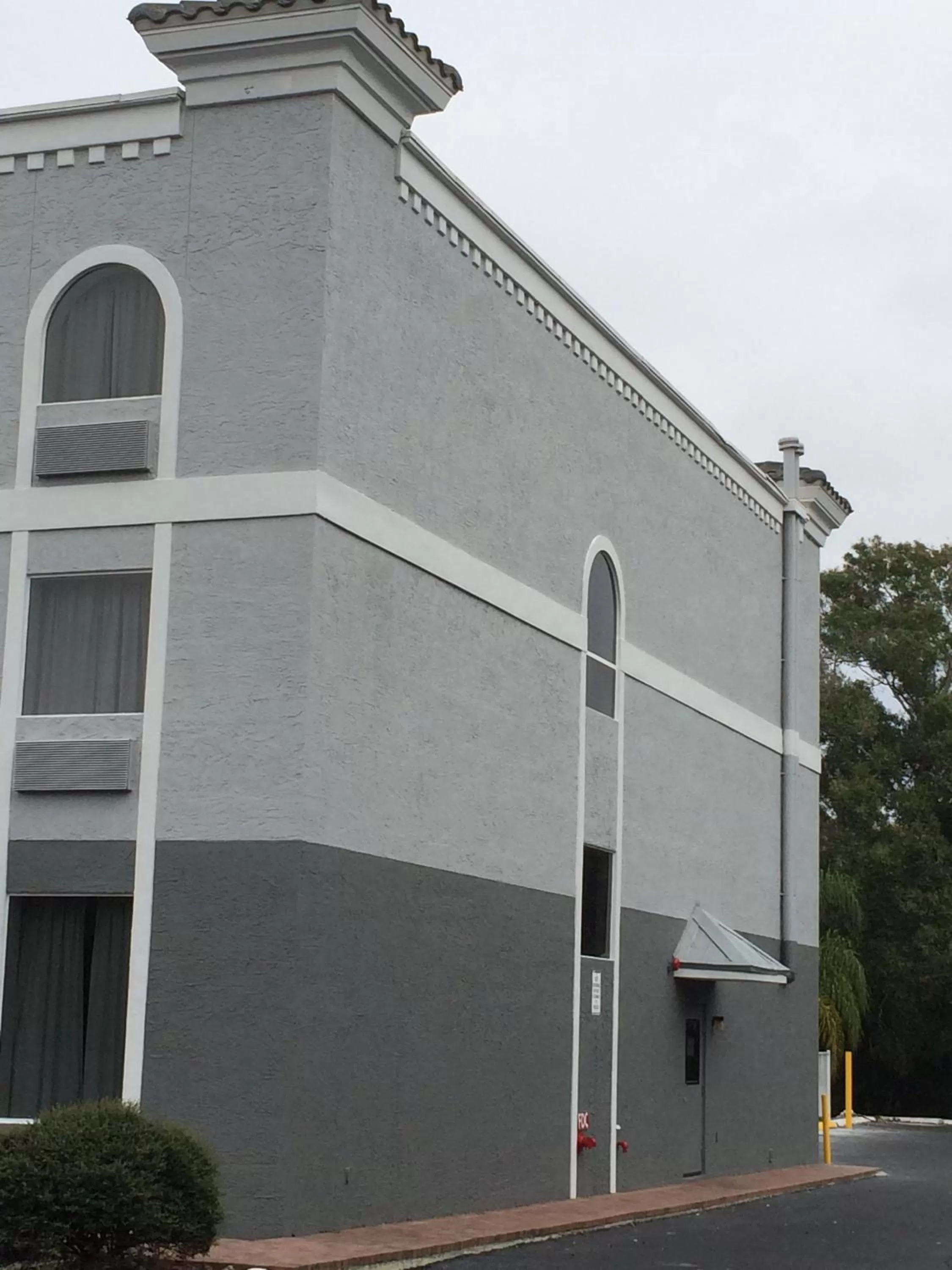 Property building in Ruskin Inn Tampa-Sun City Center