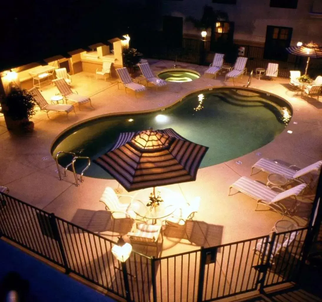 Pool View in Hampton Inn & Suites Phoenix-Goodyear