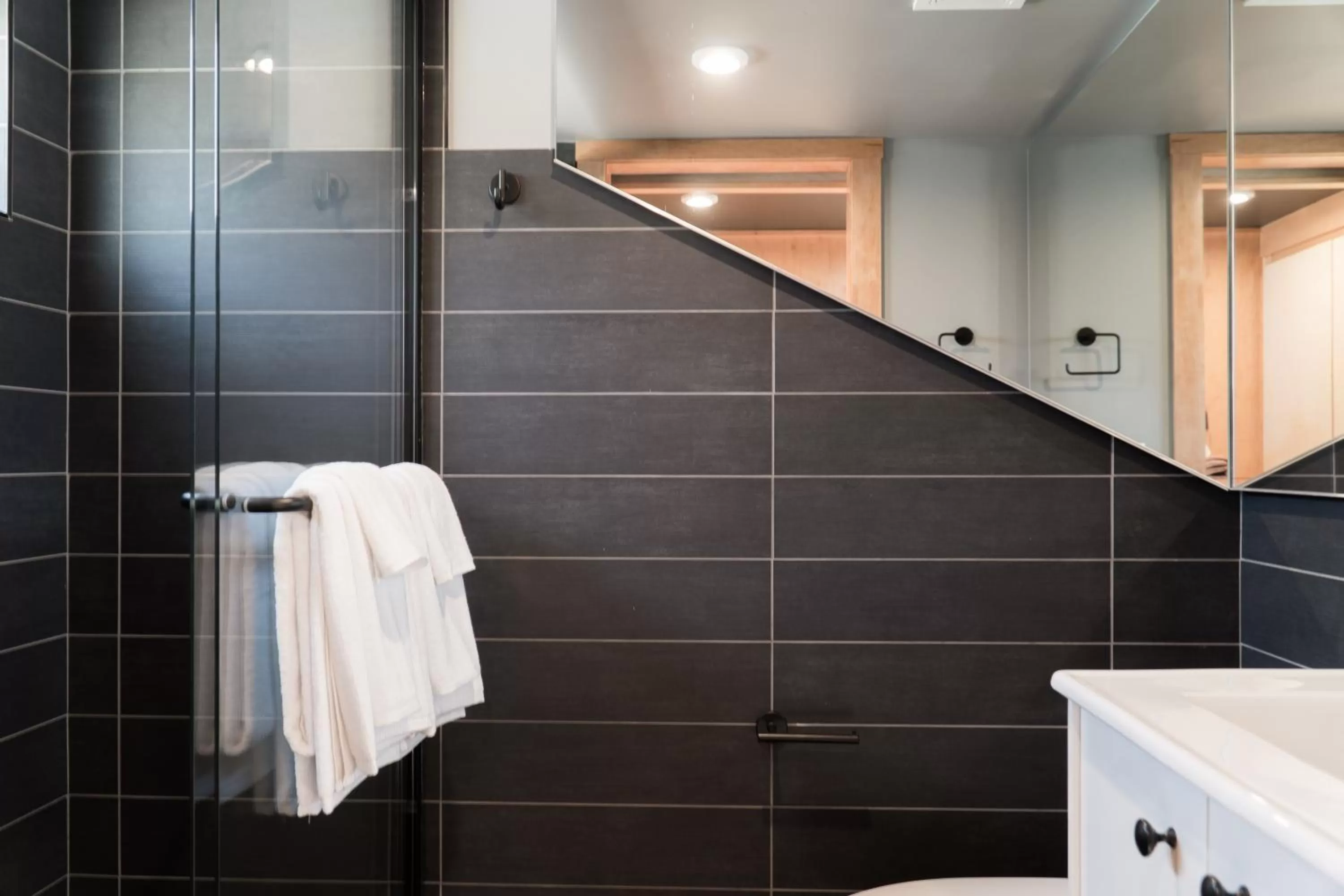 Bathroom in Ironwood Grove, Tiny House Hotel
