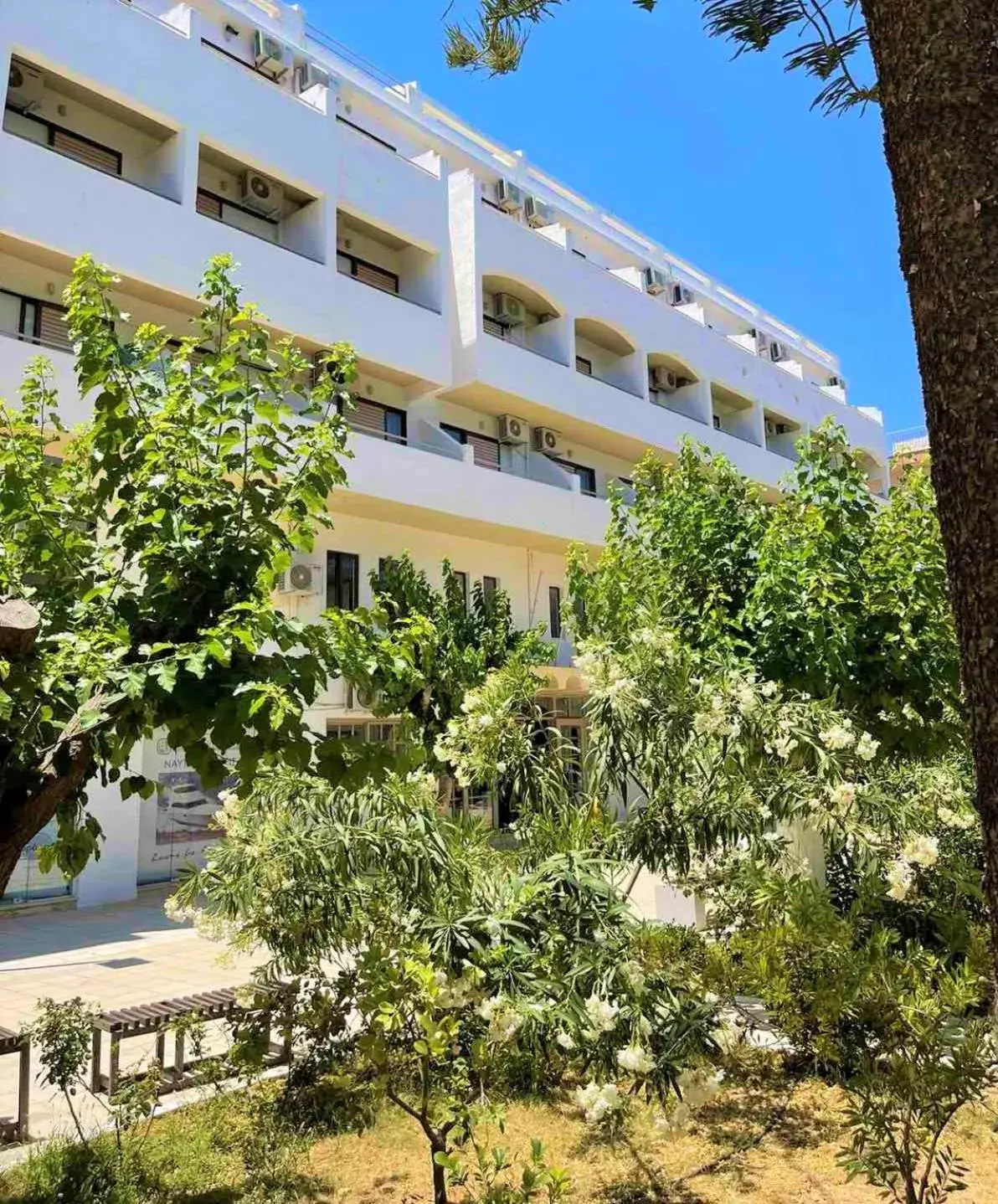 Garden, Property Building in Apollon Hotel