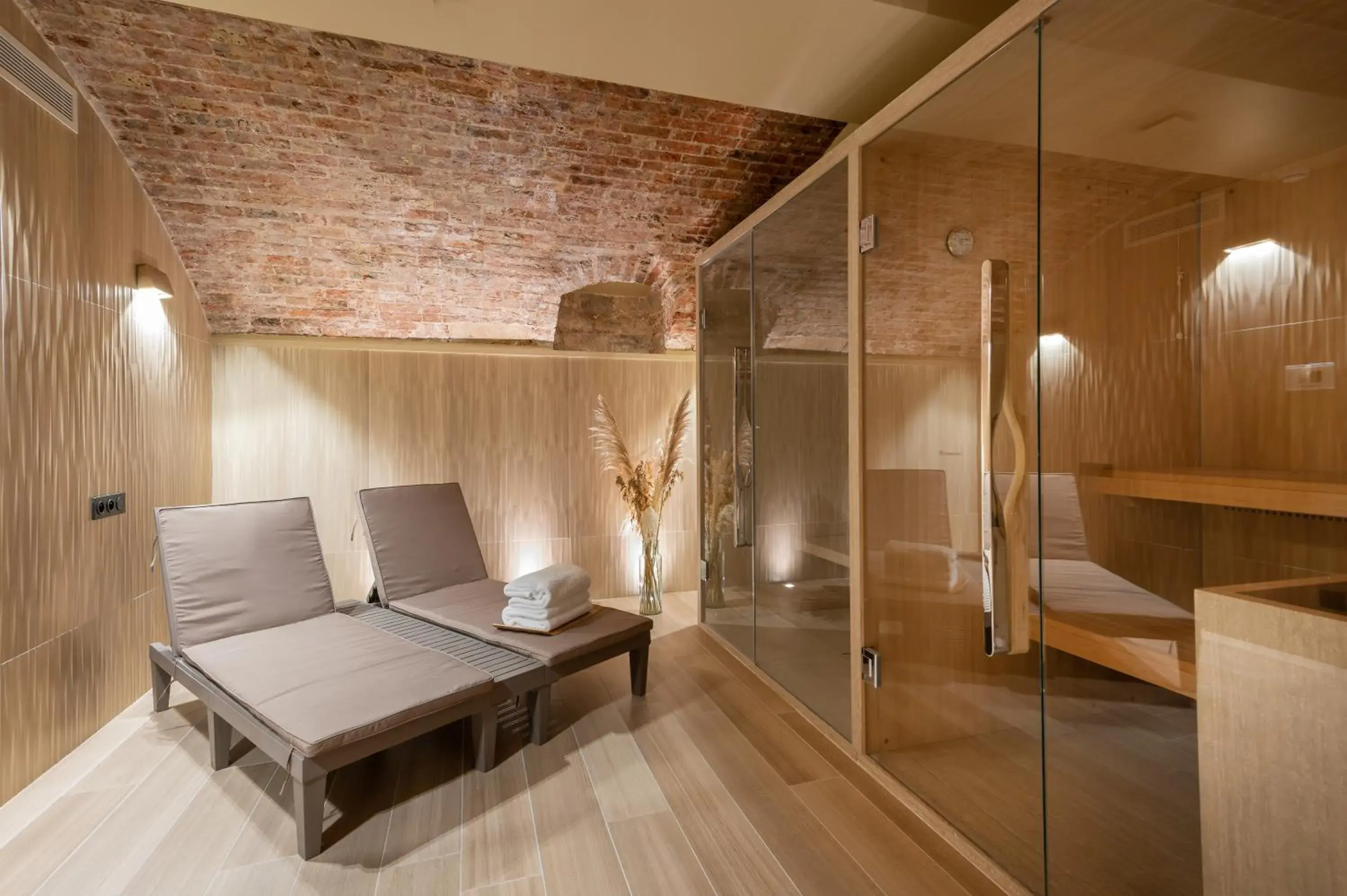 Sauna, Bathroom in Hôtel Amoi Paris