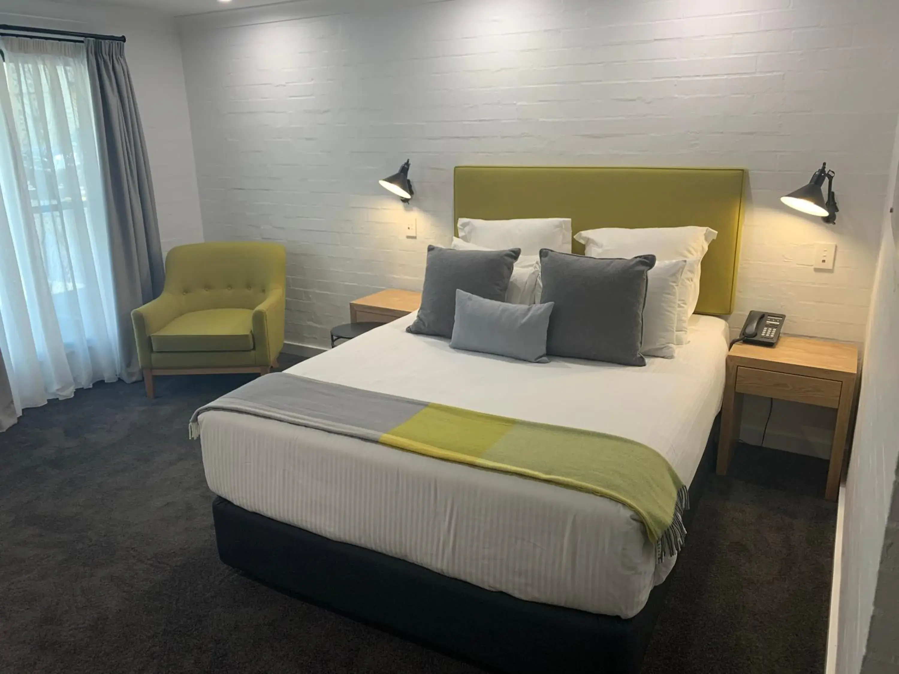 Deluxe Double Room in Town Square Motel Deluxe Double Room in Town Square Motel