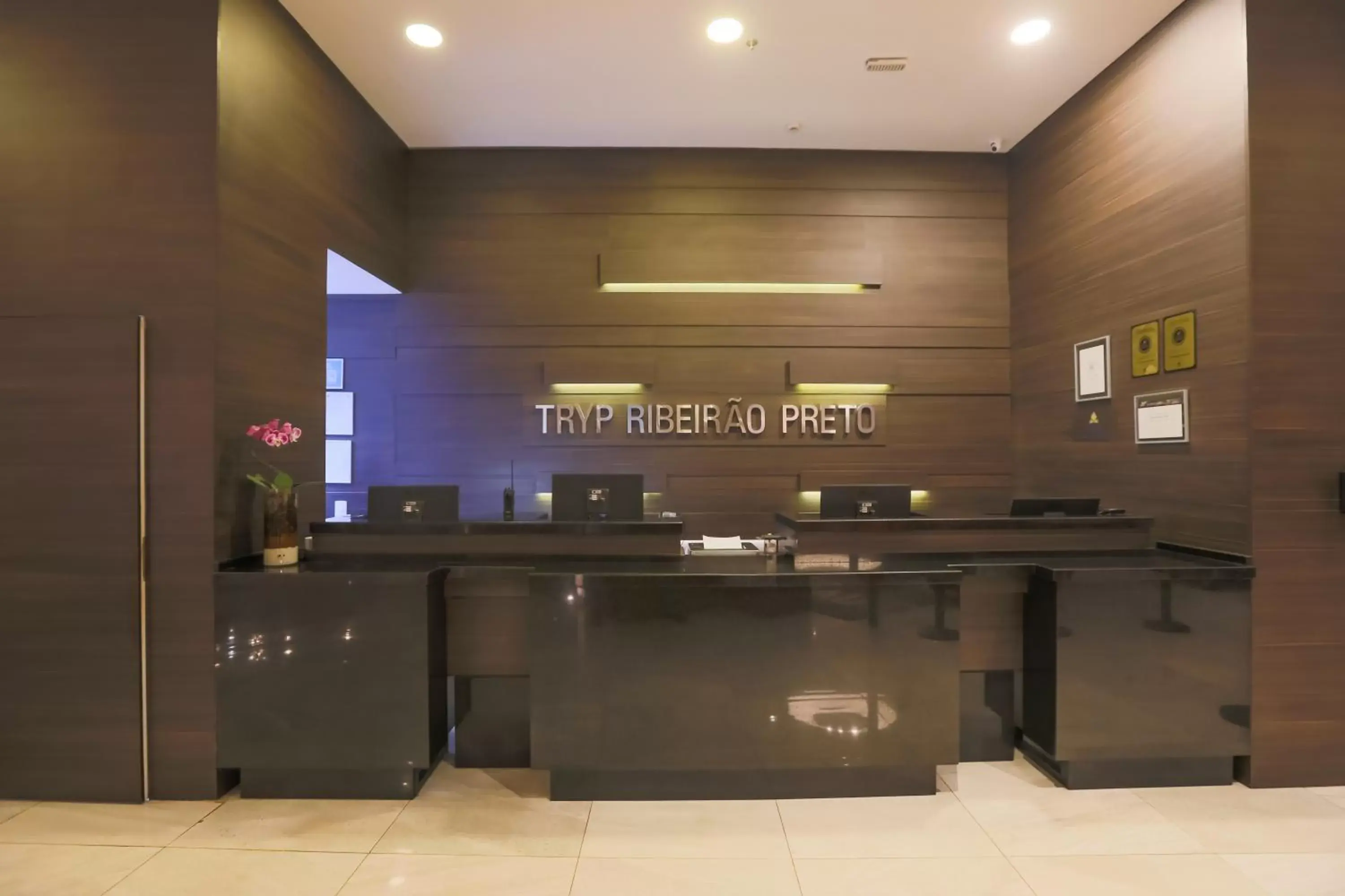 Lobby or reception in TRYP By Wyndham Ribeirão Preto