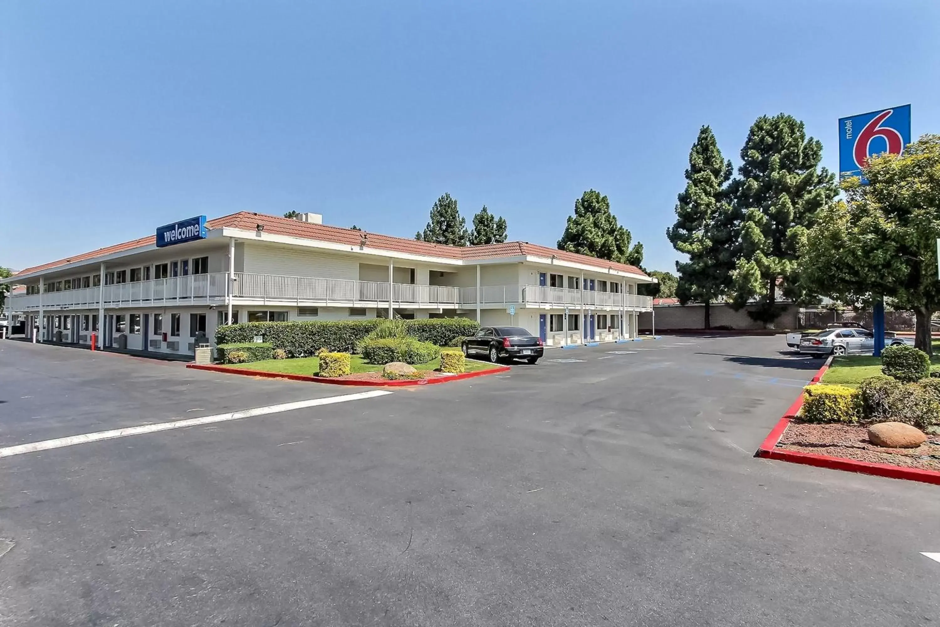 Facade/entrance, Property Building in Motel 6-San Jose, CA - South