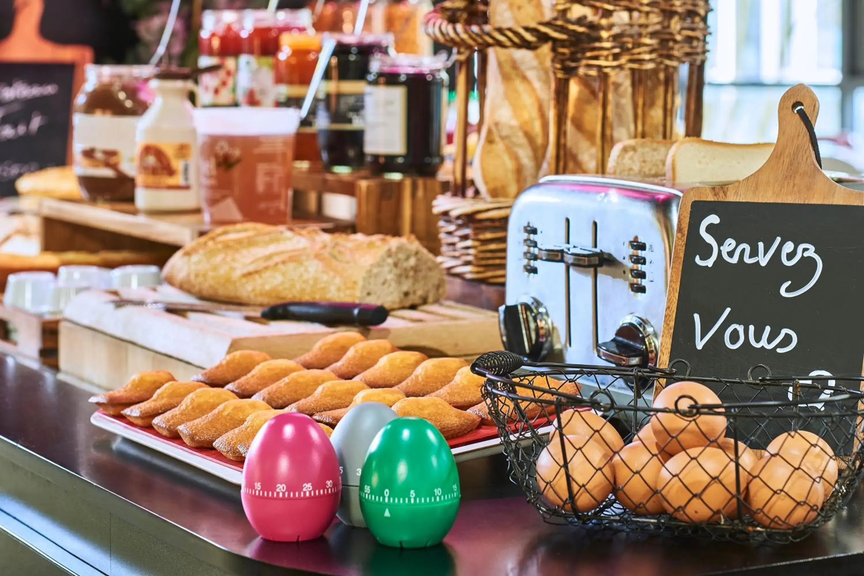 Buffet breakfast in Campanile Paris Sud - Porte d'Orléans - Arcueil Buffet breakfast in Campanile Paris Sud - Porte d'Orléans - Arcueil