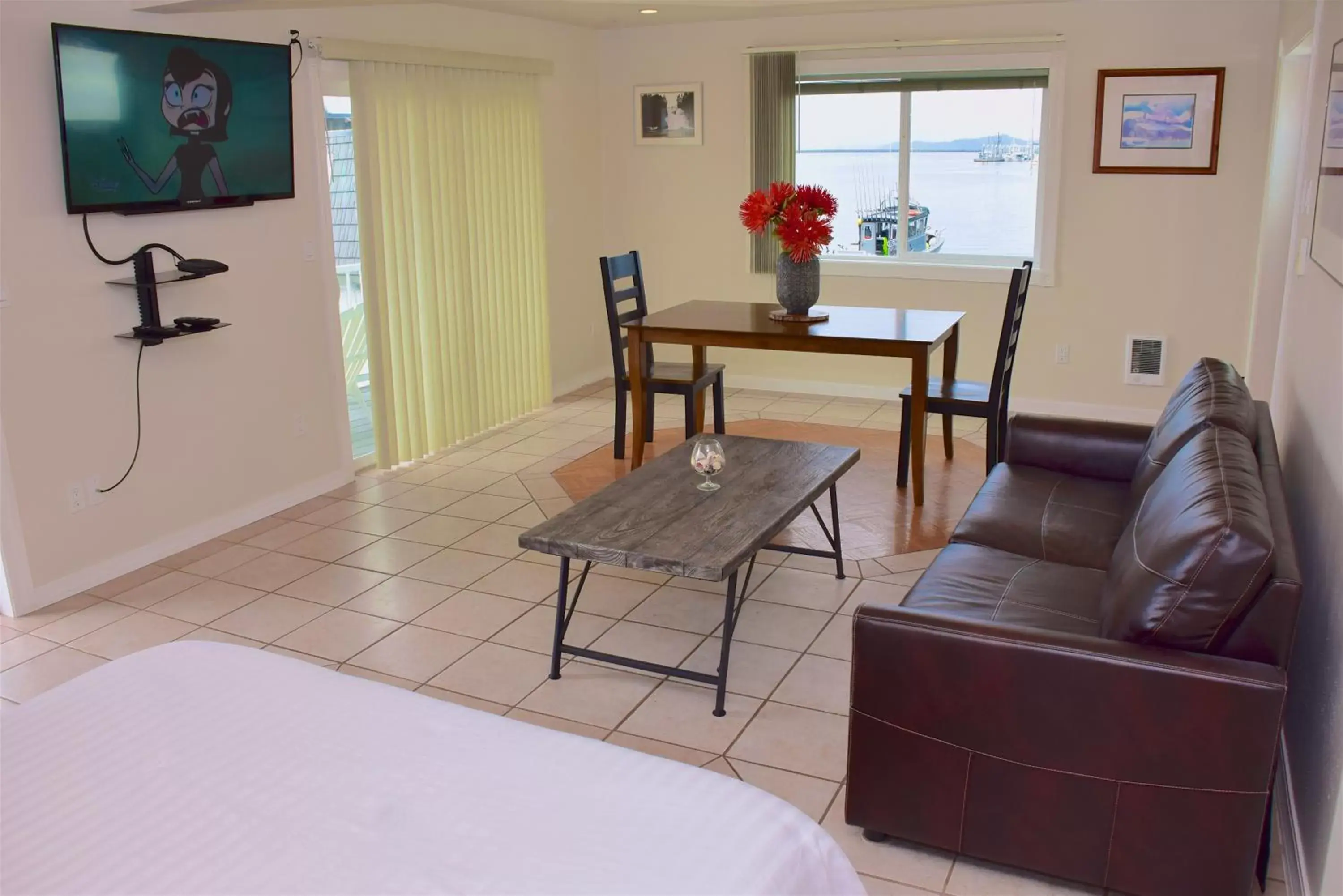 Seating Area in Longliner Lodge and Suites