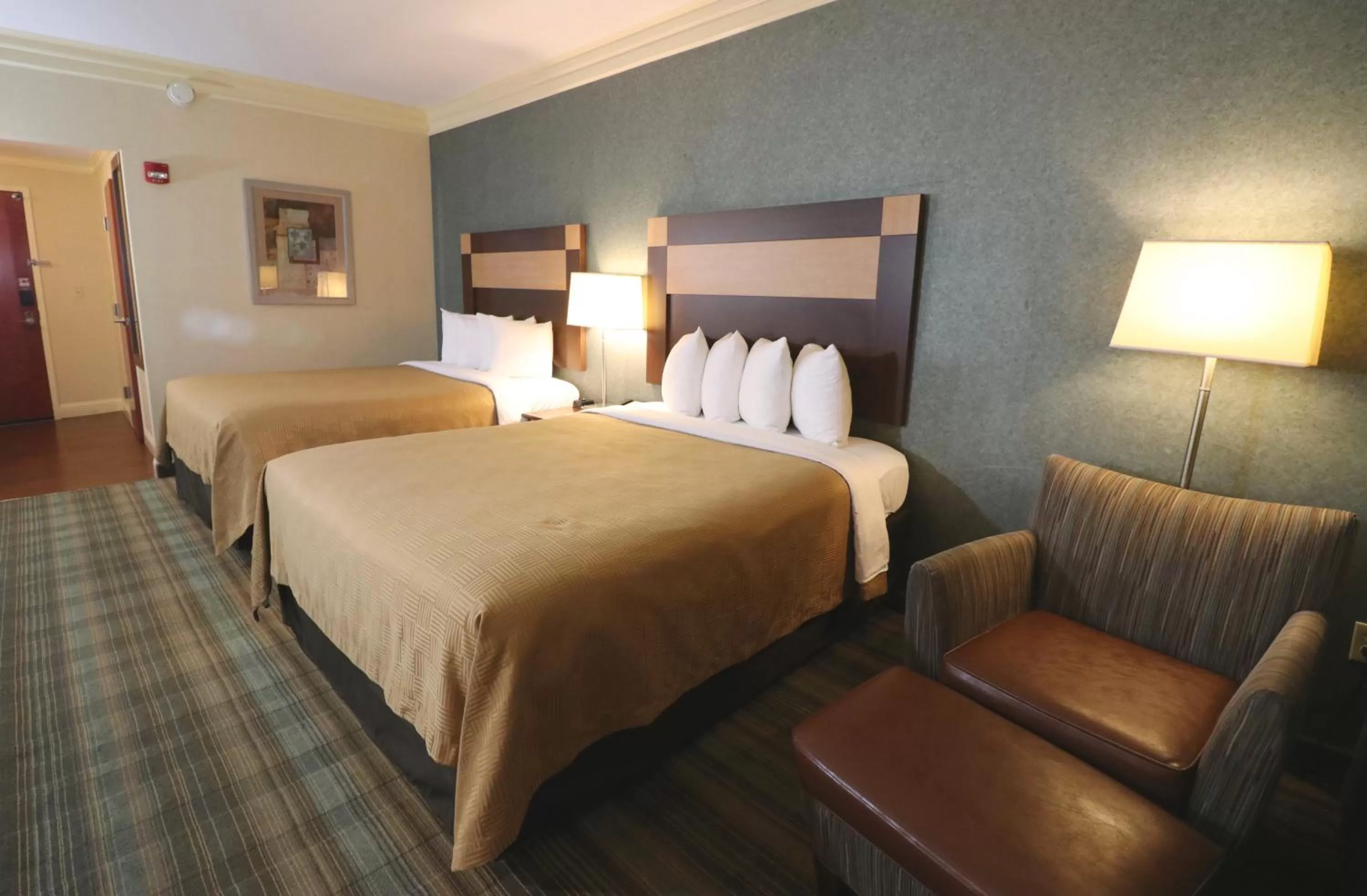 Standard Queen Room with Two Queen Beds - Non-Smoking in Clarion Inn Near Island Drive