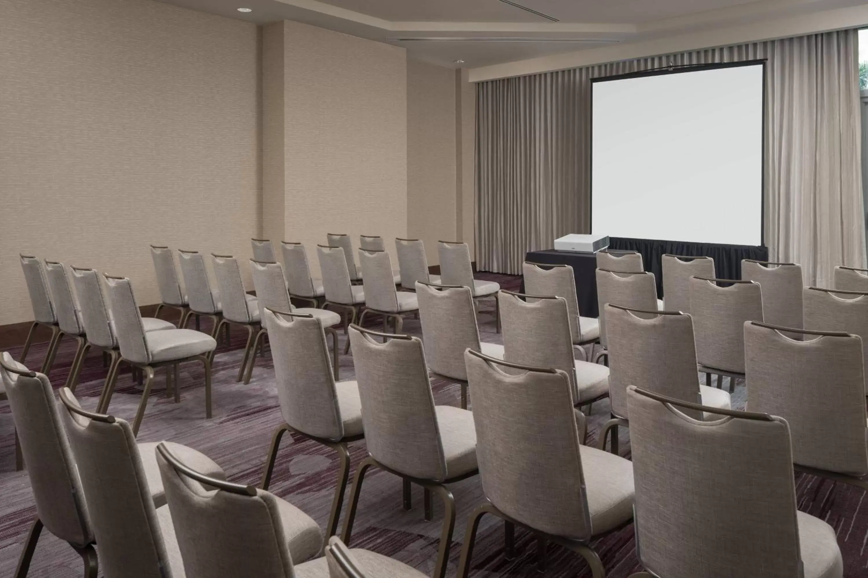 Meeting/conference room in Courtyard by Marriott Miami Airport