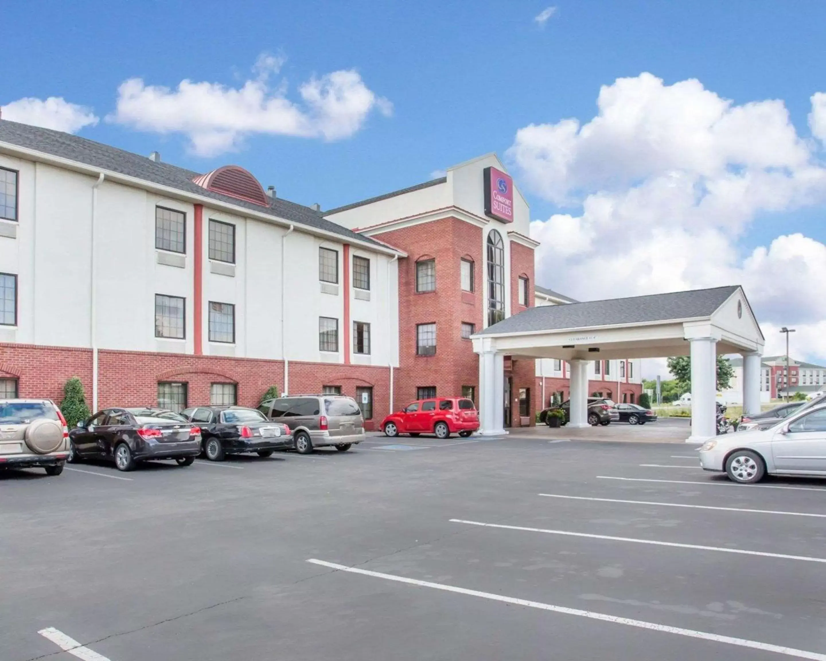 Property building in Comfort Suites Lebanon Property building in Comfort Suites Lebanon