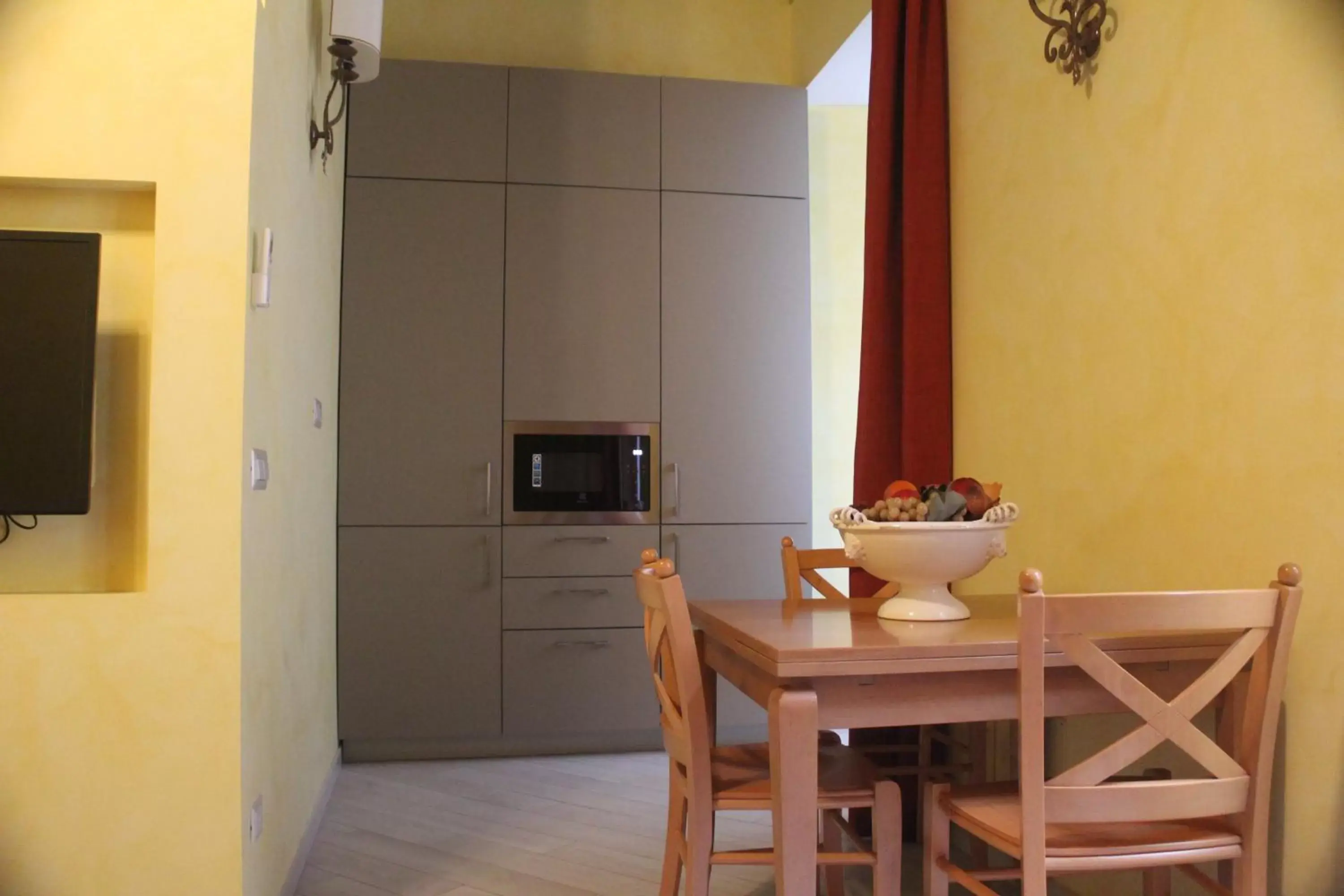 Kitchen or kitchenette, Dining Area in Residenza San Calisto