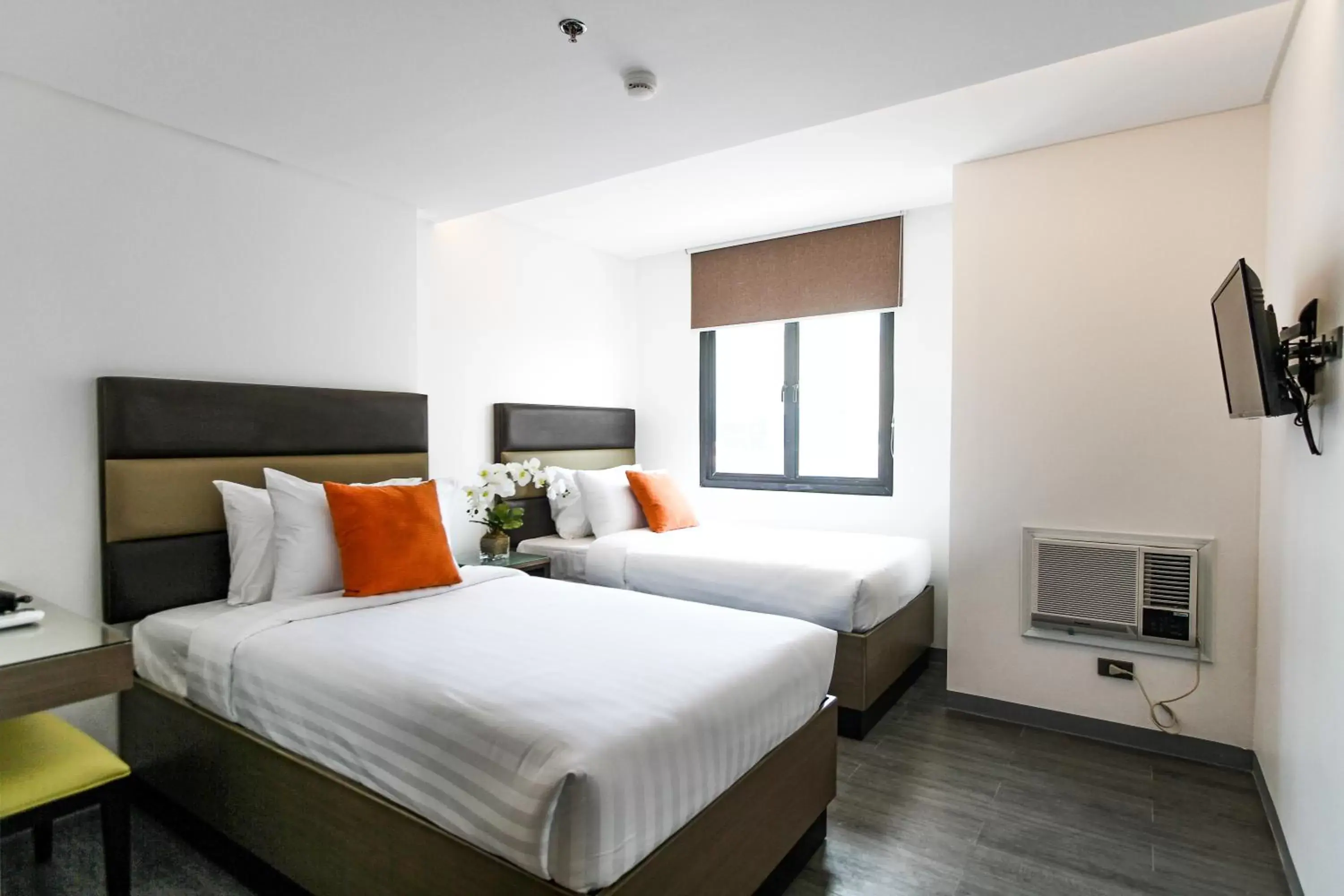 Bed in Privato Makati - Multiple Use Hotel