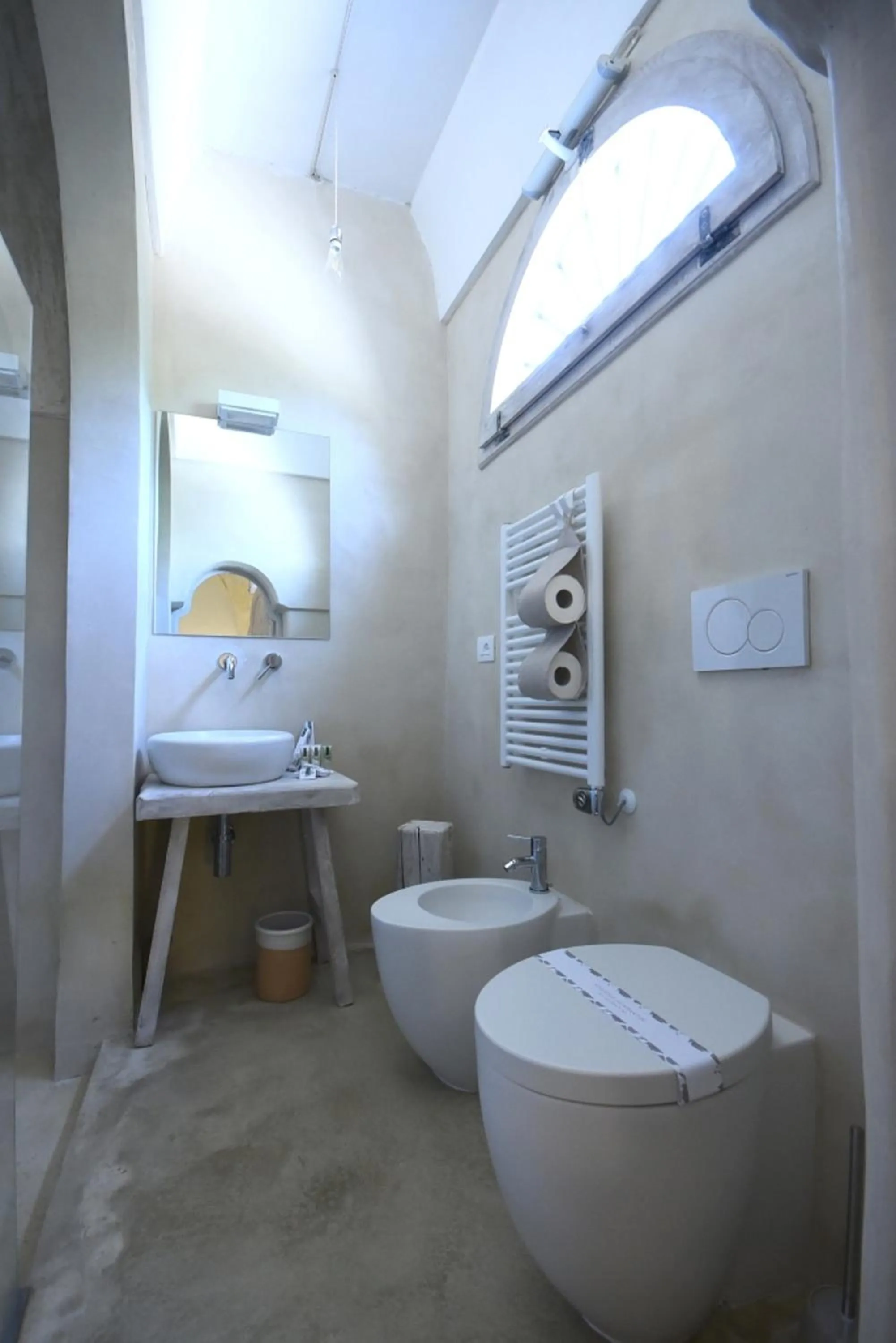 Bathroom in Palazzo Castriota
