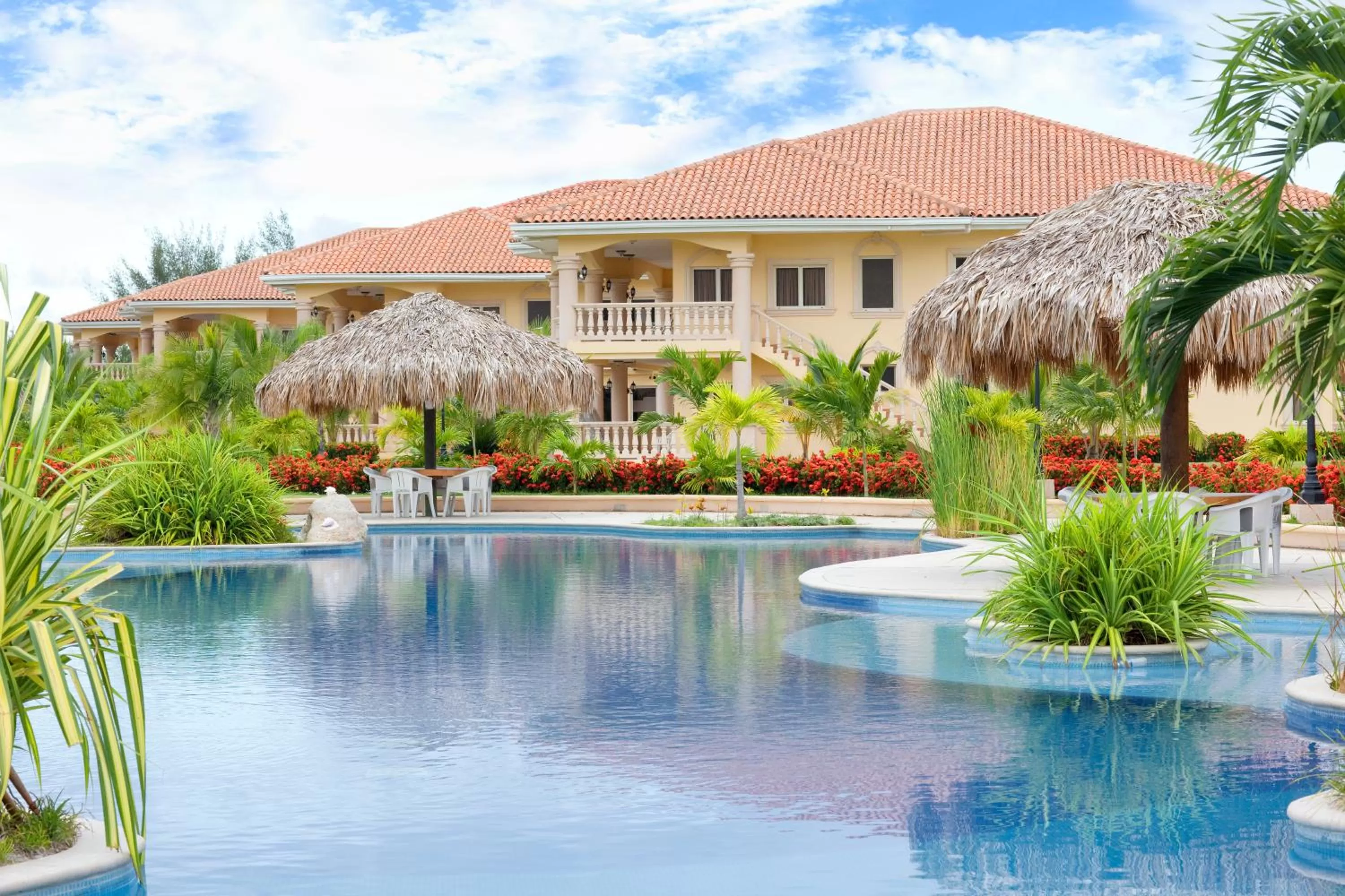 Property Building in La Ensenada Beach Resort