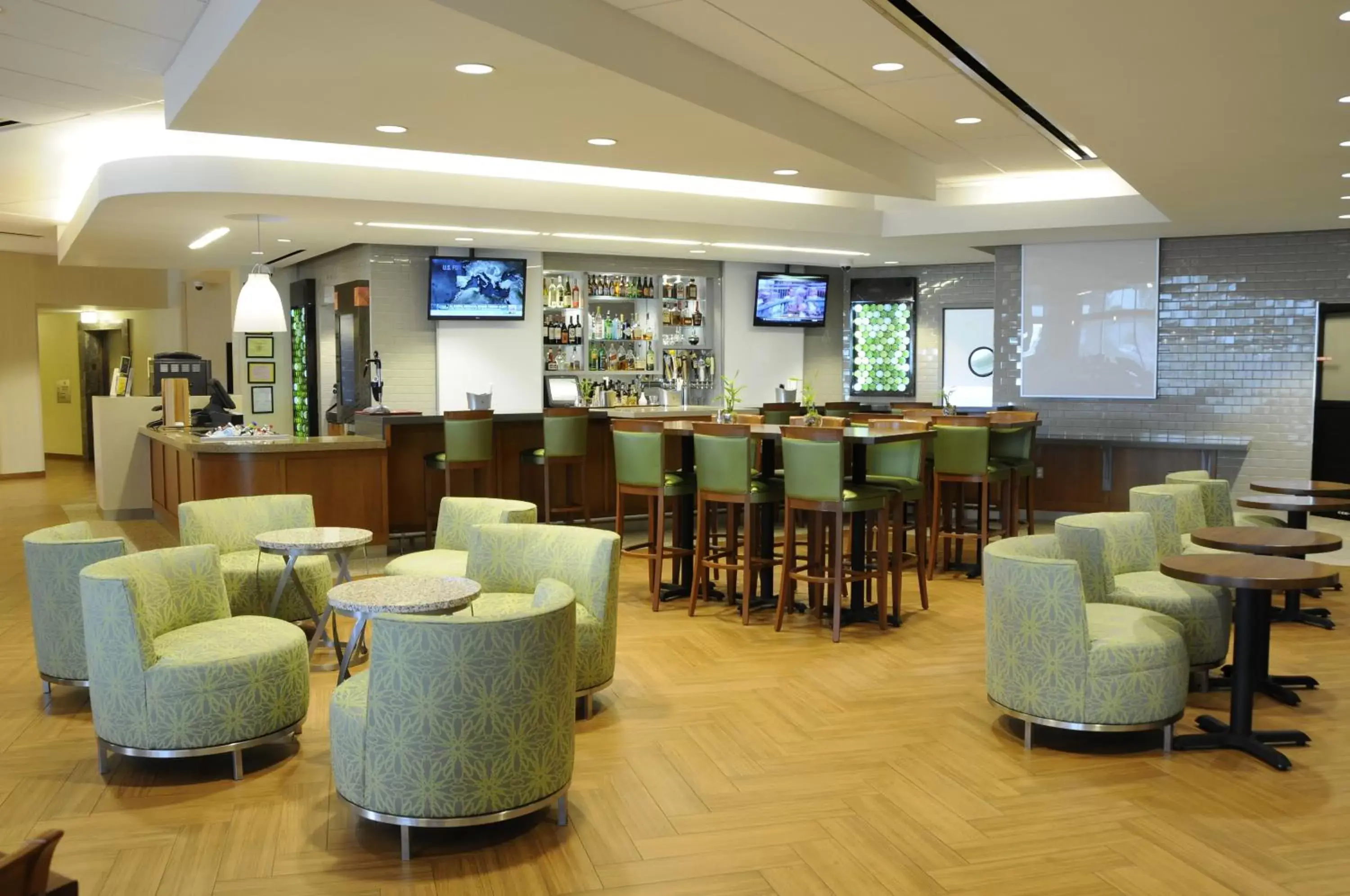 Lounge or bar, Lounge/Bar in Holiday Inn Columbia East-Jessup, an IHG Hotel