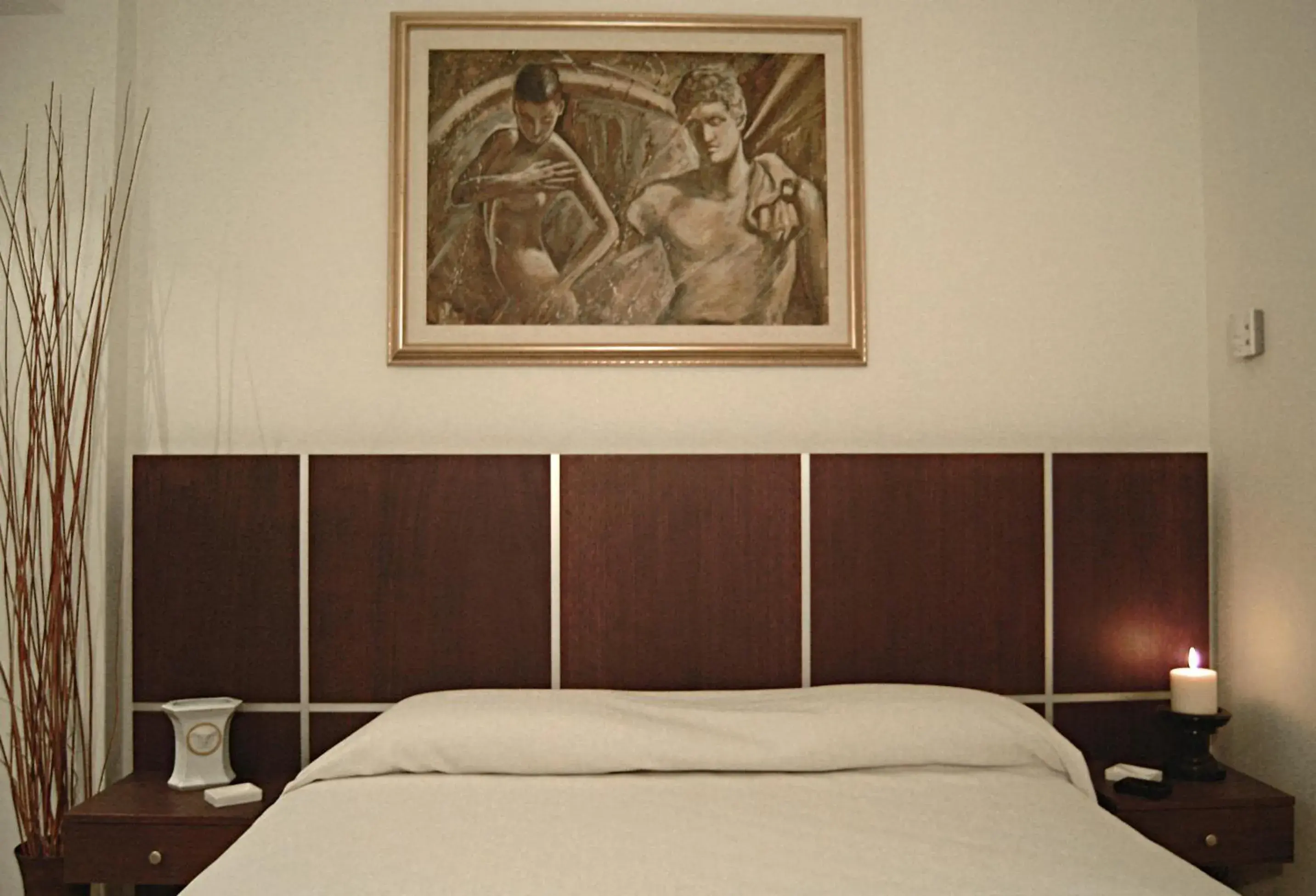 Bed in Blue Sea Hotel Alimos