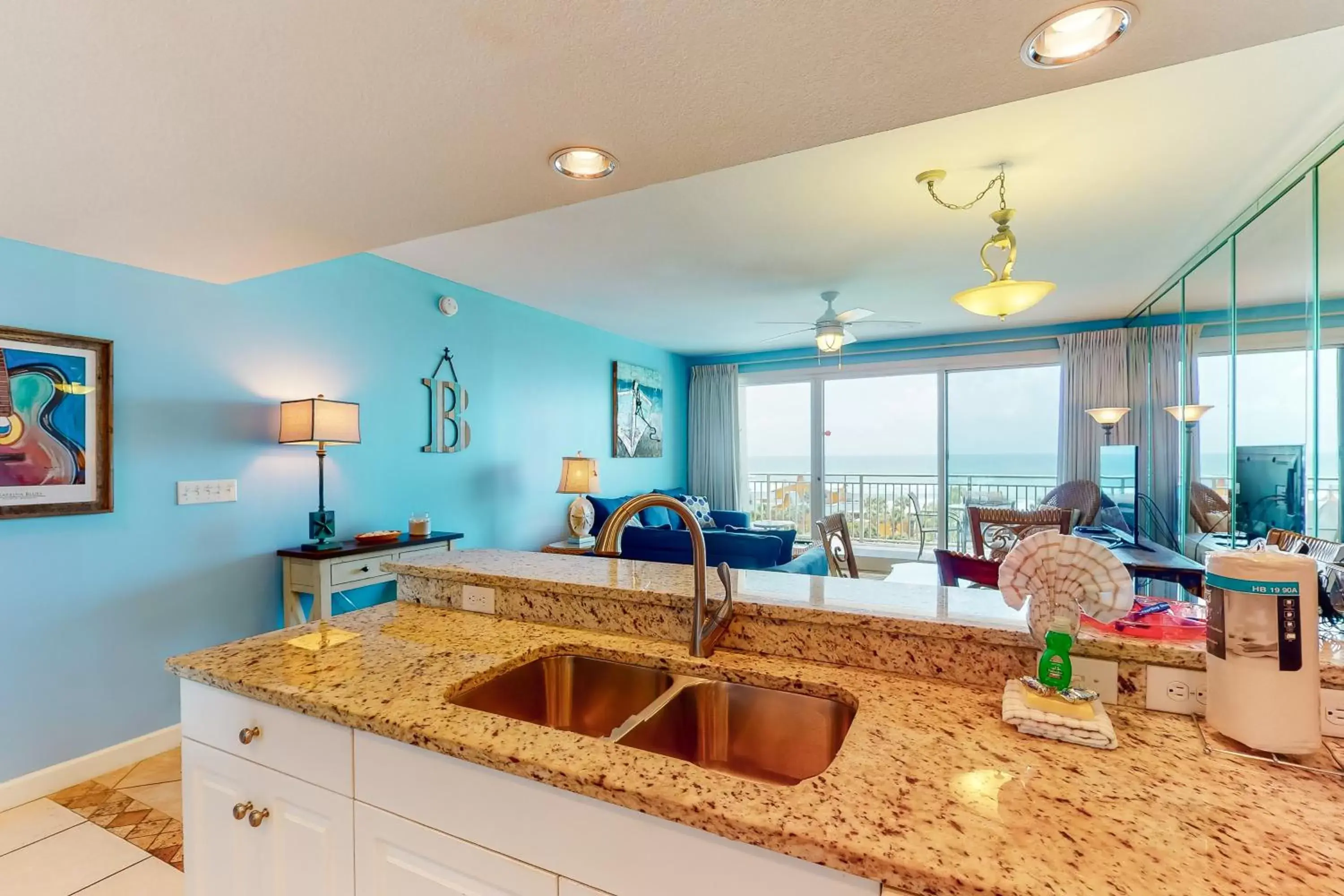 Kitchen/Kitchenette in Sterling Shores 510 Destin (Condo)