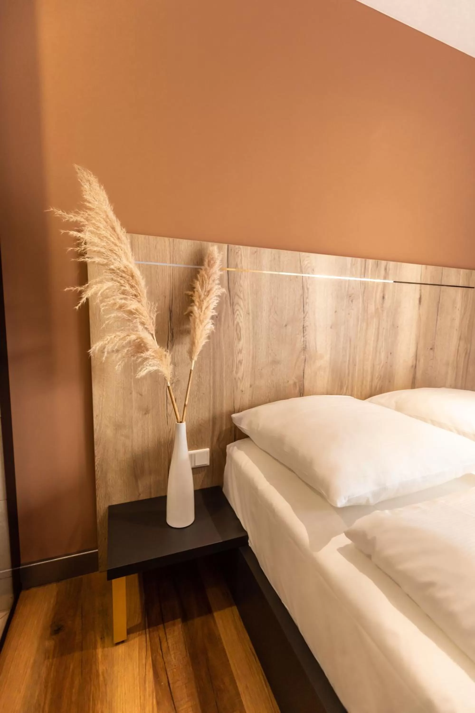 Staff, Bed in 24Seven Hotel Schwabach