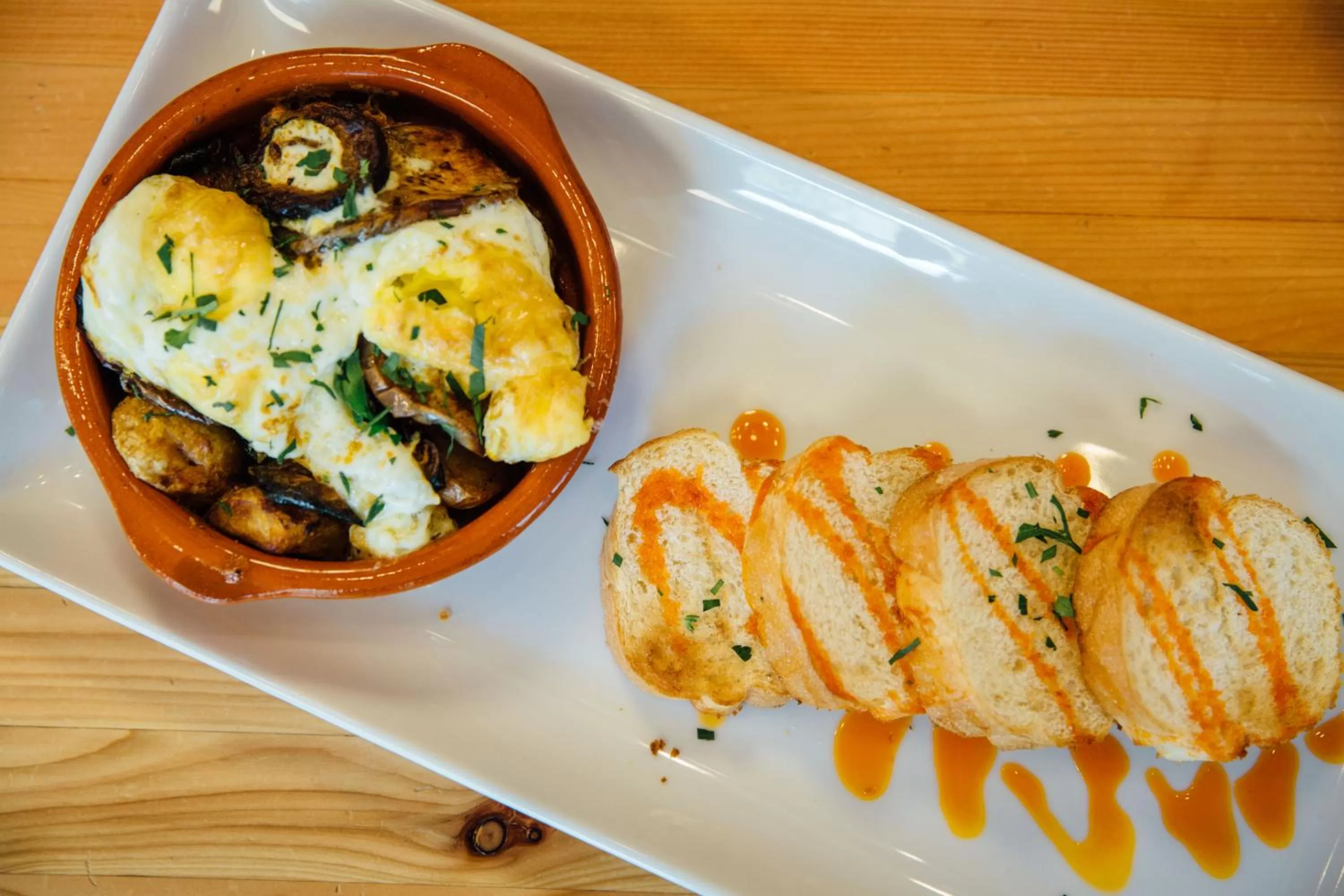 Food and drinks in Pangea Pod Hotel