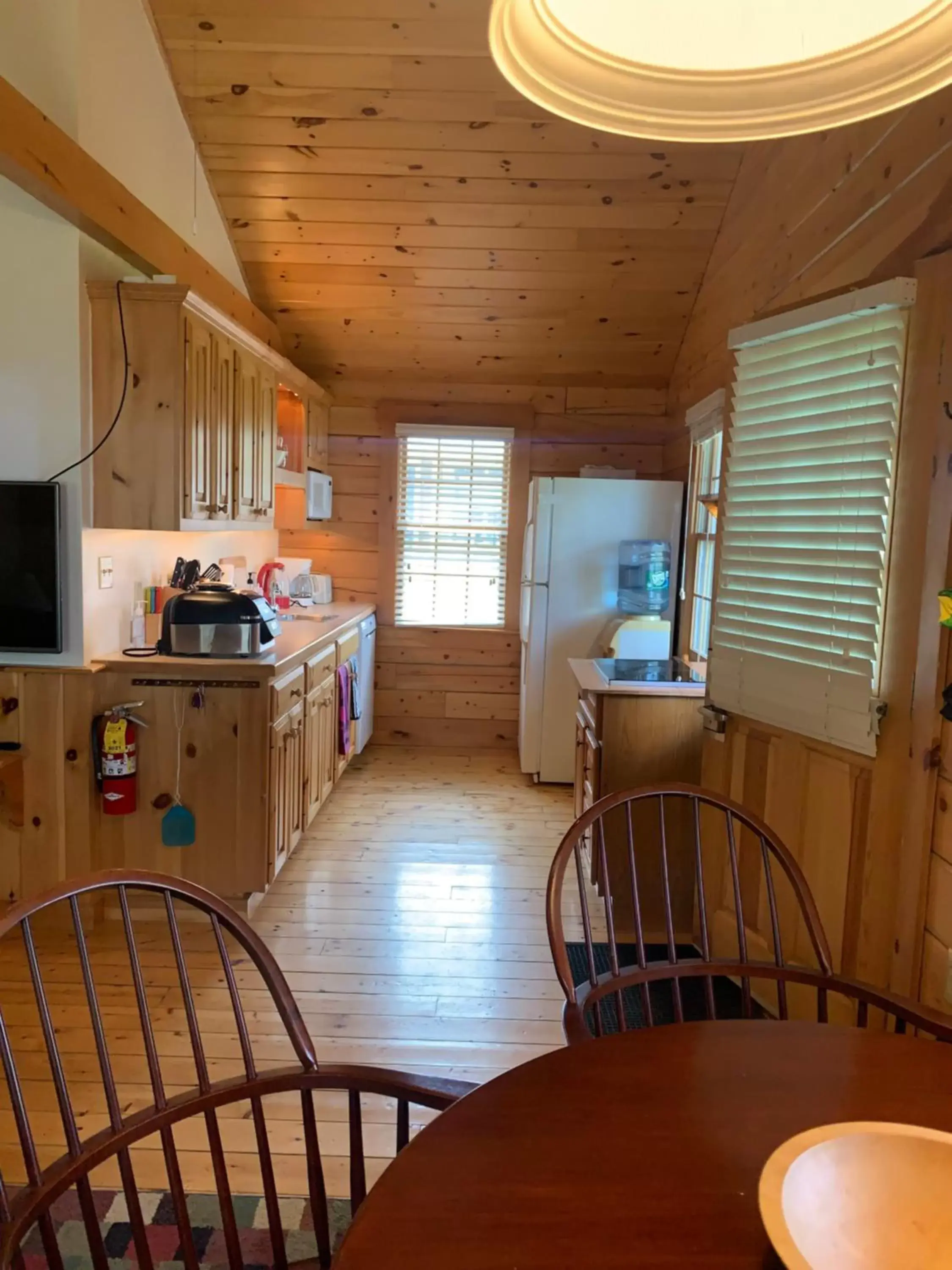 Kitchen/Kitchenette in Beach Cottage Inn