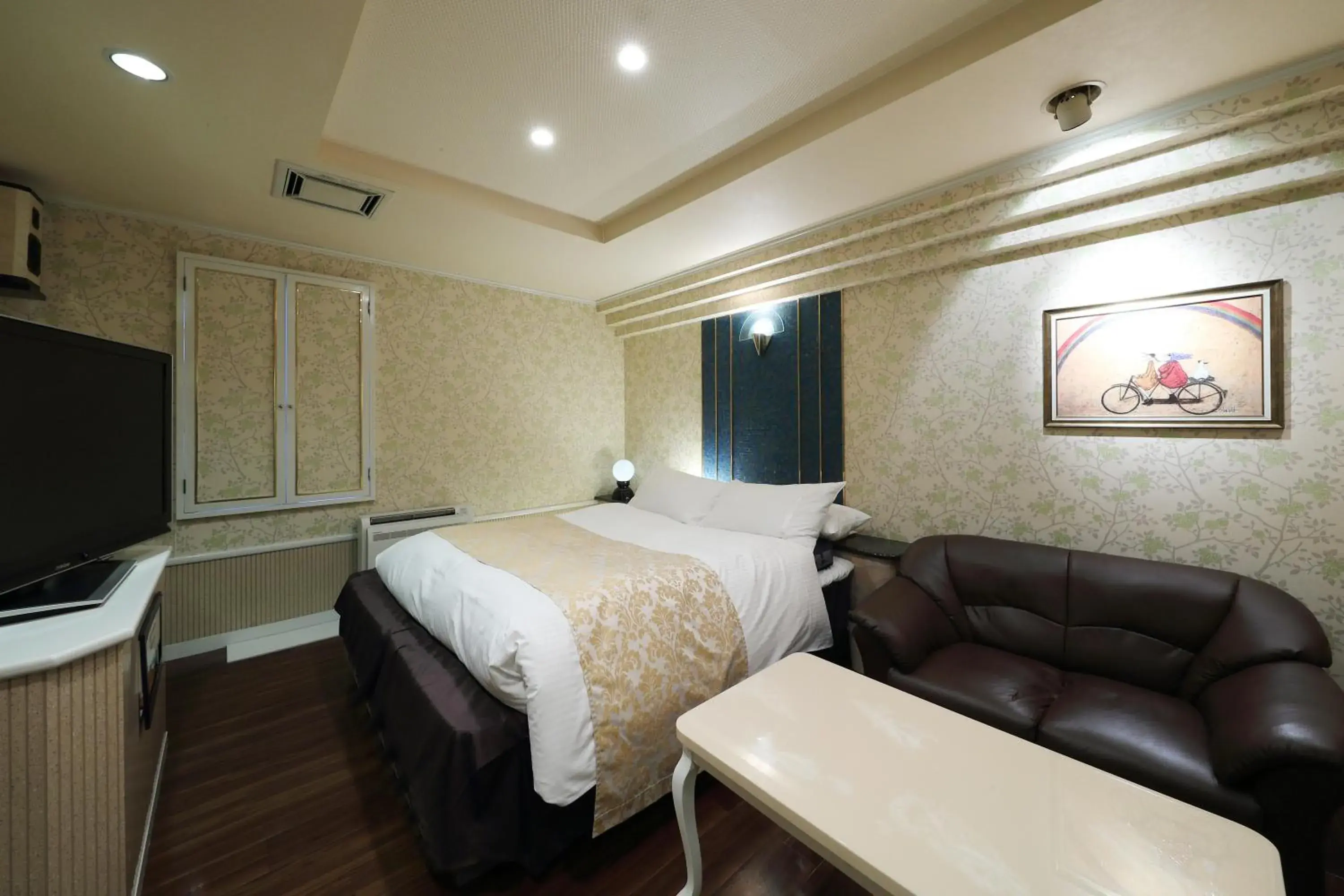 Photo of the whole room, Bed in Hotel Fine Garden Okayama 2 - Adult Only