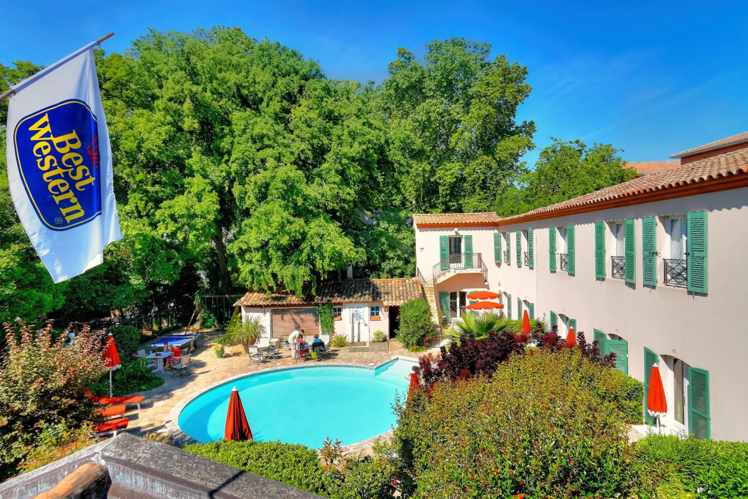 Balcony/Terrace, Swimming Pool in Best Western L'Orangerie