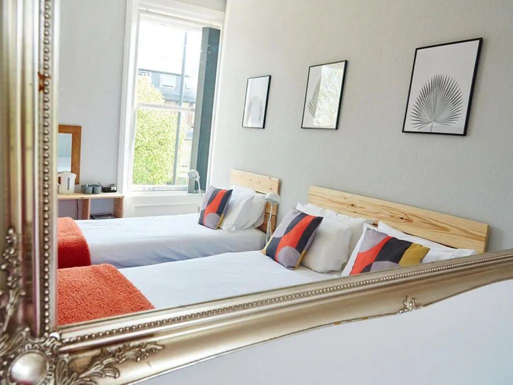 Photo of the whole room in Kenilworth Hotel