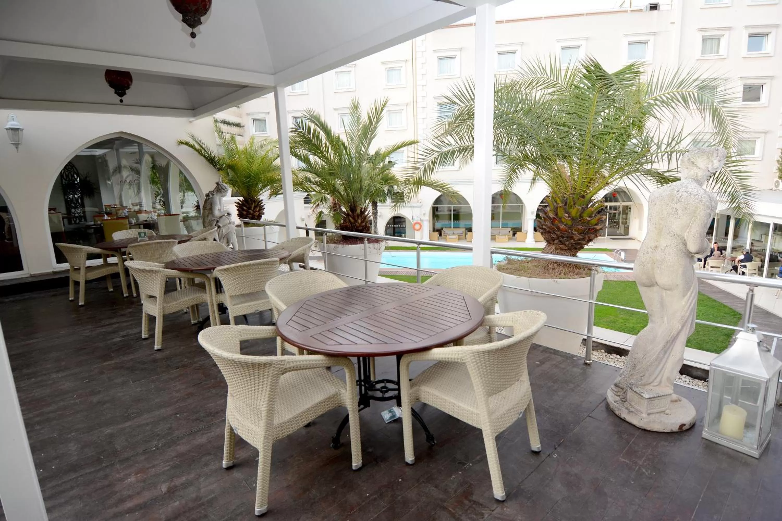 Restaurant/places to eat in Holiday Inn Istanbul City by IHG