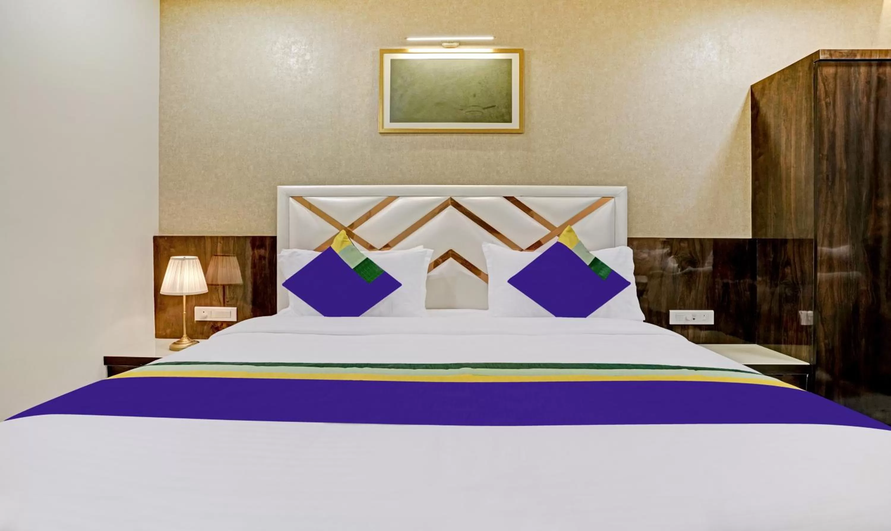 Bedroom, Bed in Treebo Premium Golden Bliss Trimurti Nagar Square