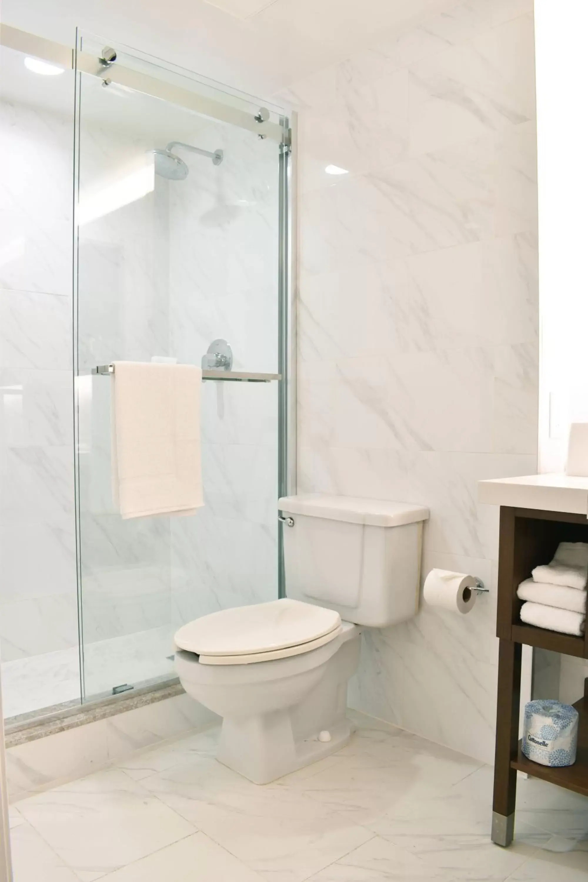 Bathroom in Delta Hotels by Marriott Indianapolis East