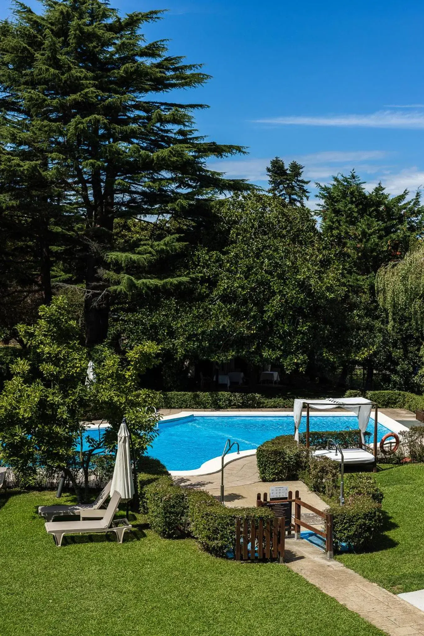 Swimming Pool in Hotel Rio Bidasoa