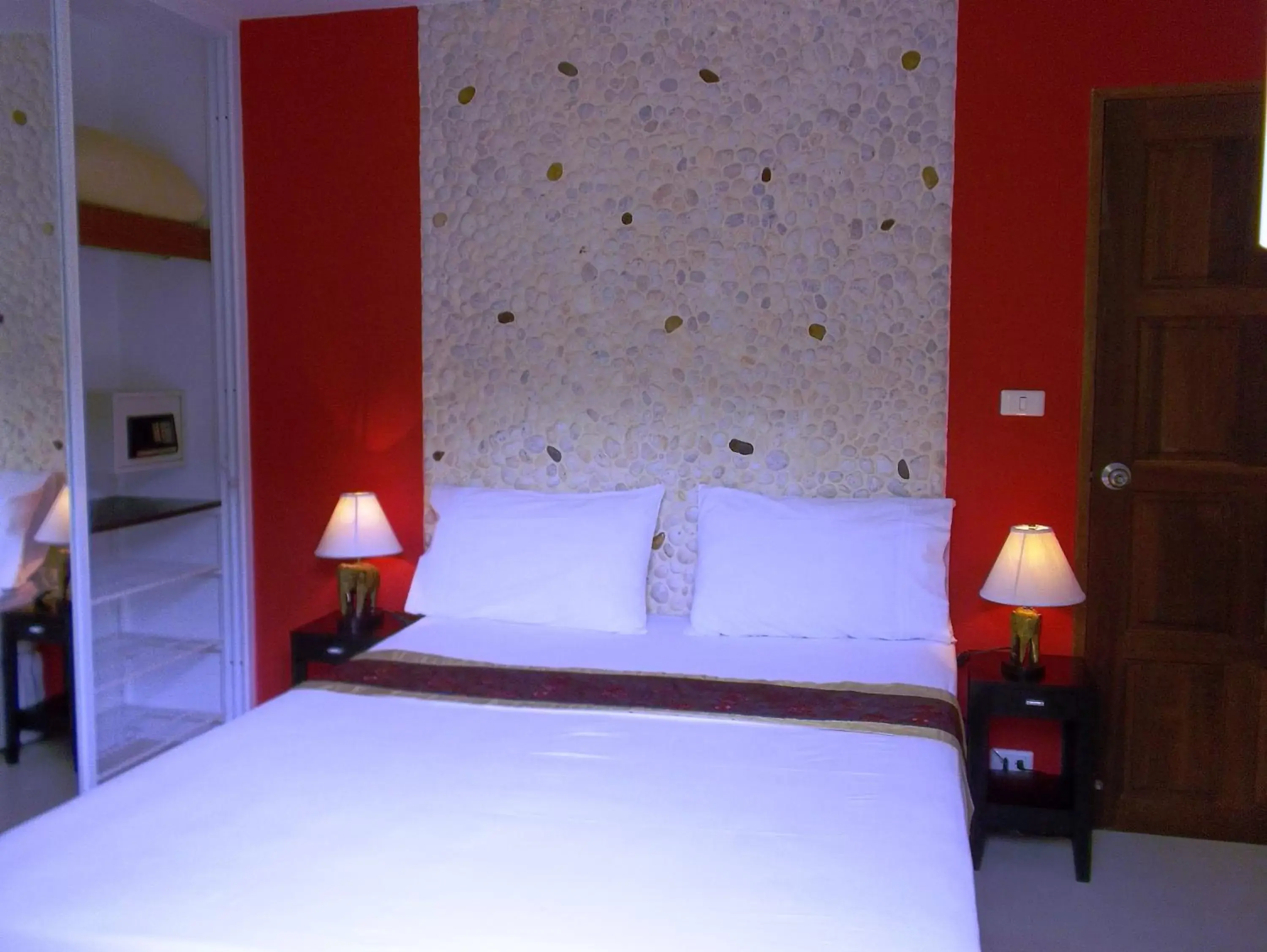 Bedroom, Bed in Mountain Seaview Luxury Apartments