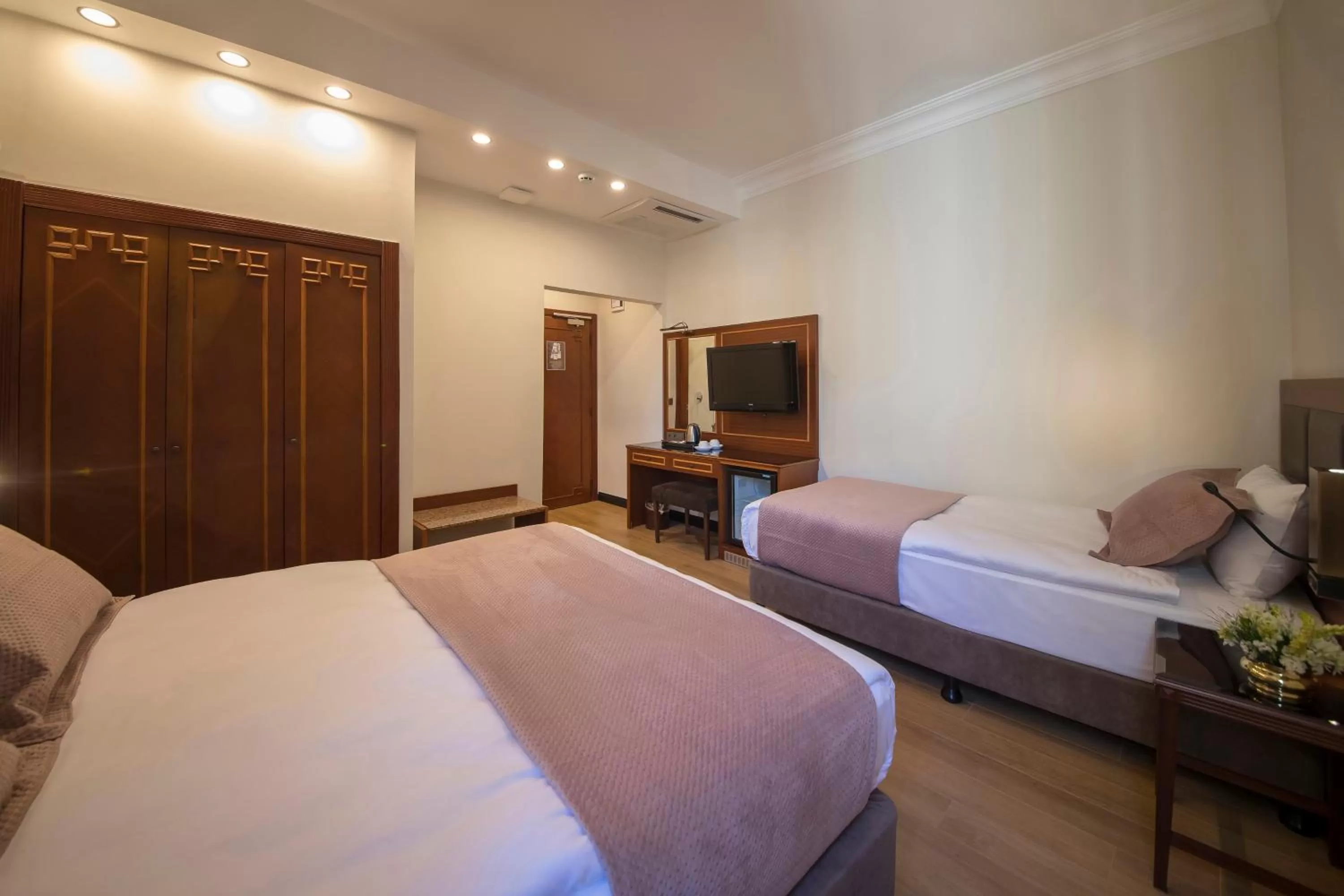 Bed in Vardar Palace Hotel - Special Category