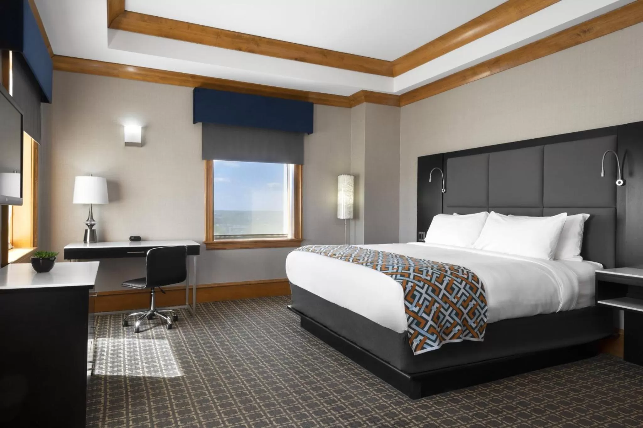 Photo of the whole room in voco The Tiger Hotel, Columbia, MO by IHG