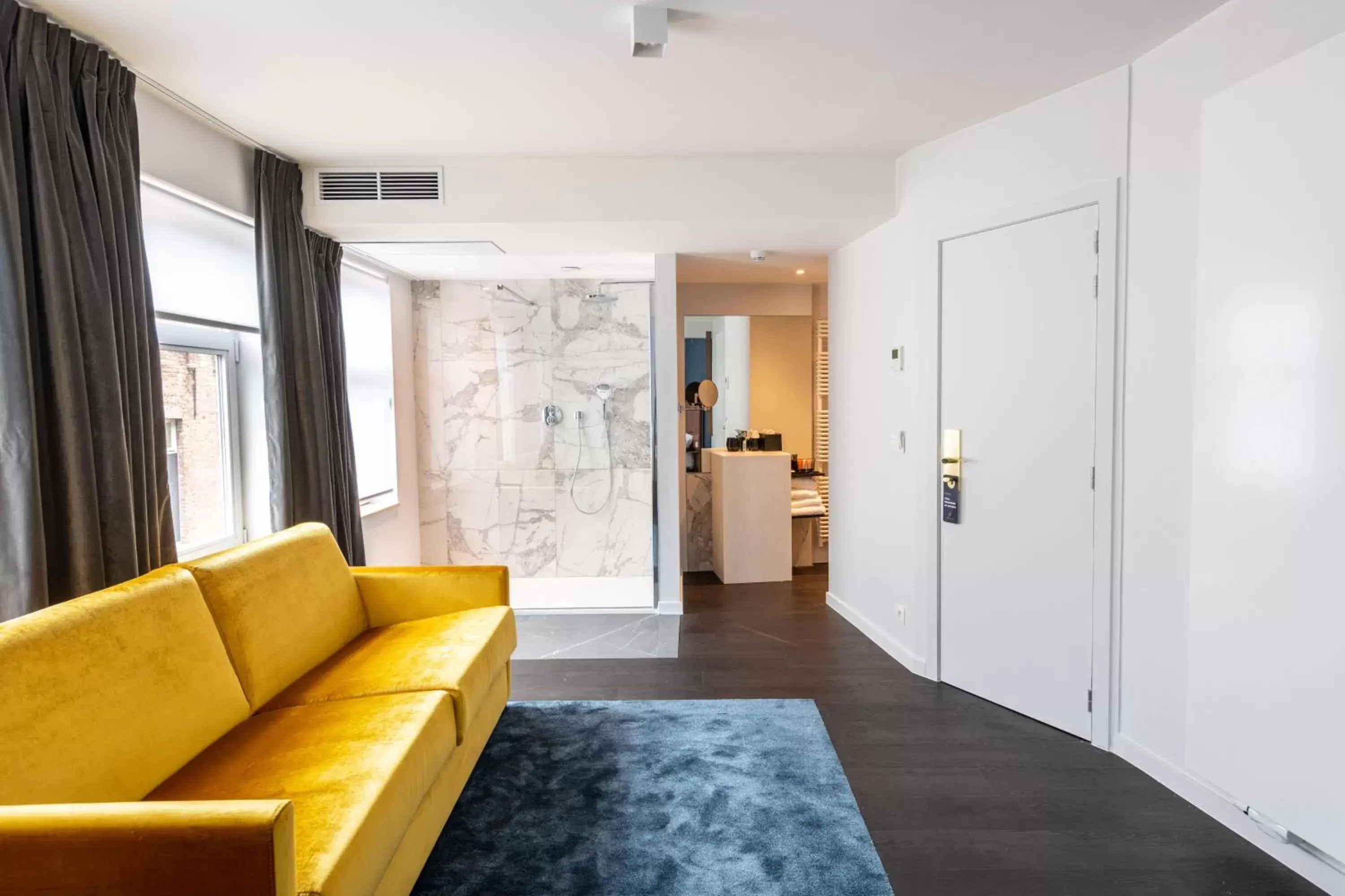 Bathroom, Seating Area in Boutique Hotel Sablon