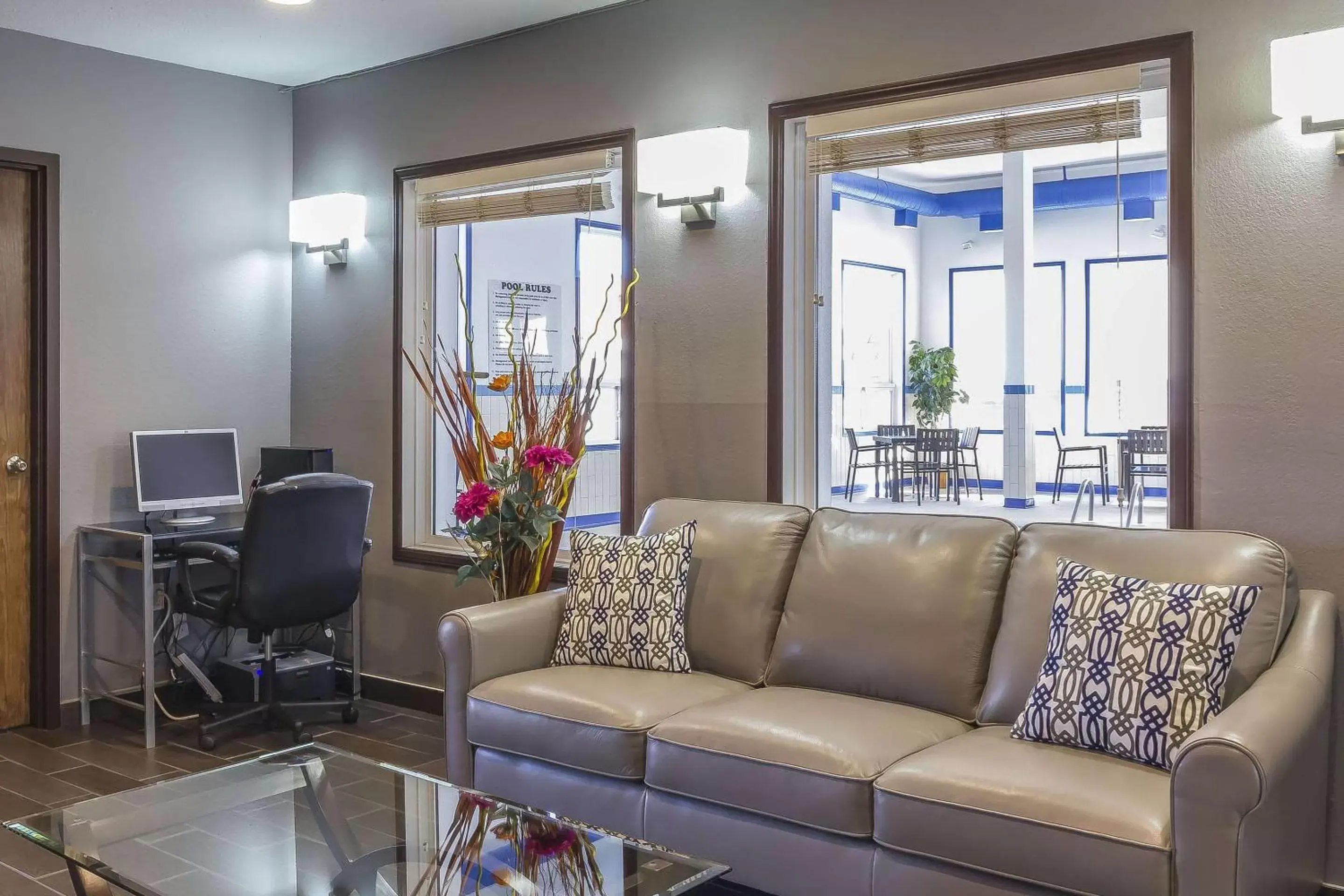 Lobby or reception, Seating Area in Comfort Inn & Suites Yorkton