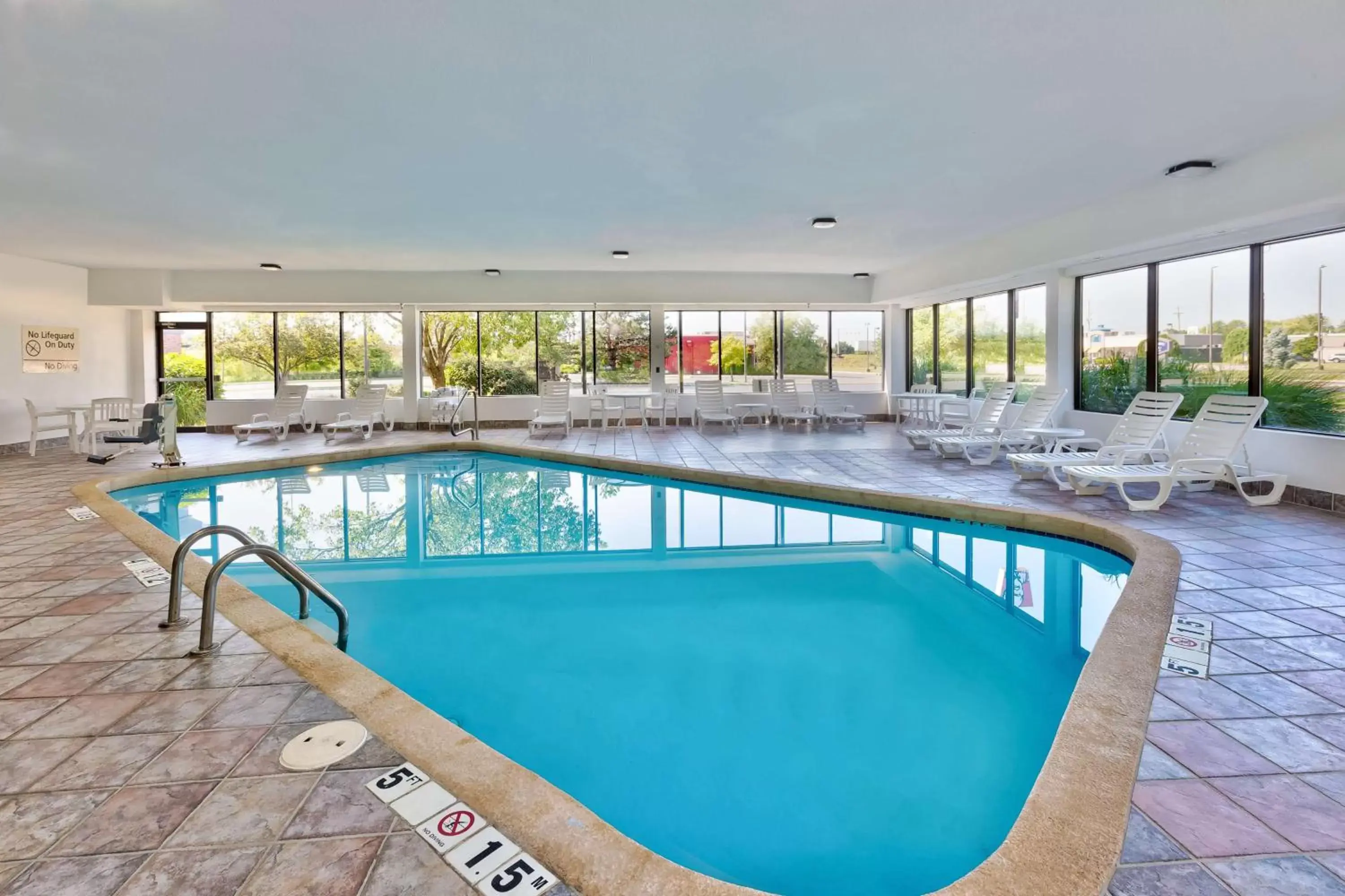 Pool view, Swimming Pool in Hampton Inn Columbus/Delaware I-71 North