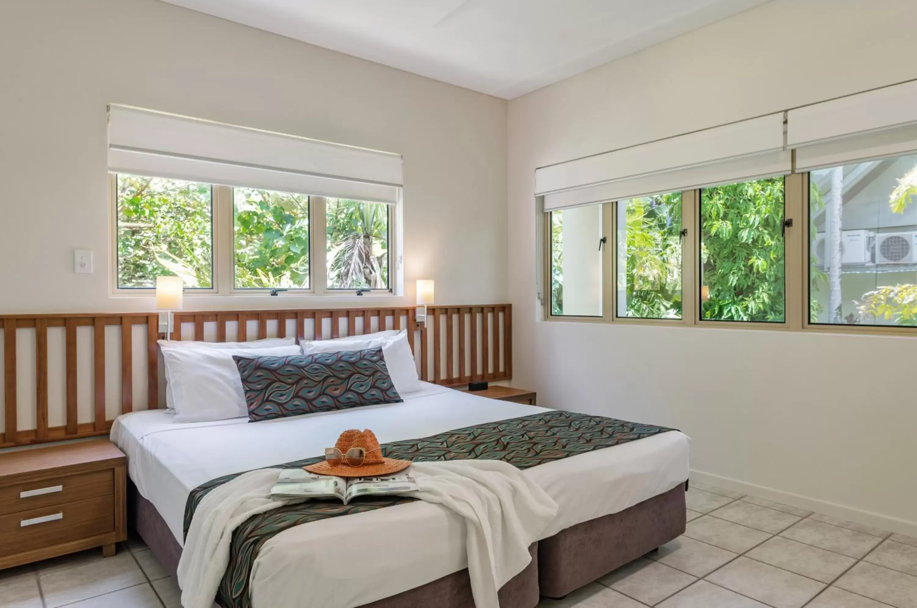 Bedroom, Bed in Silkari Reflections of Port Douglas