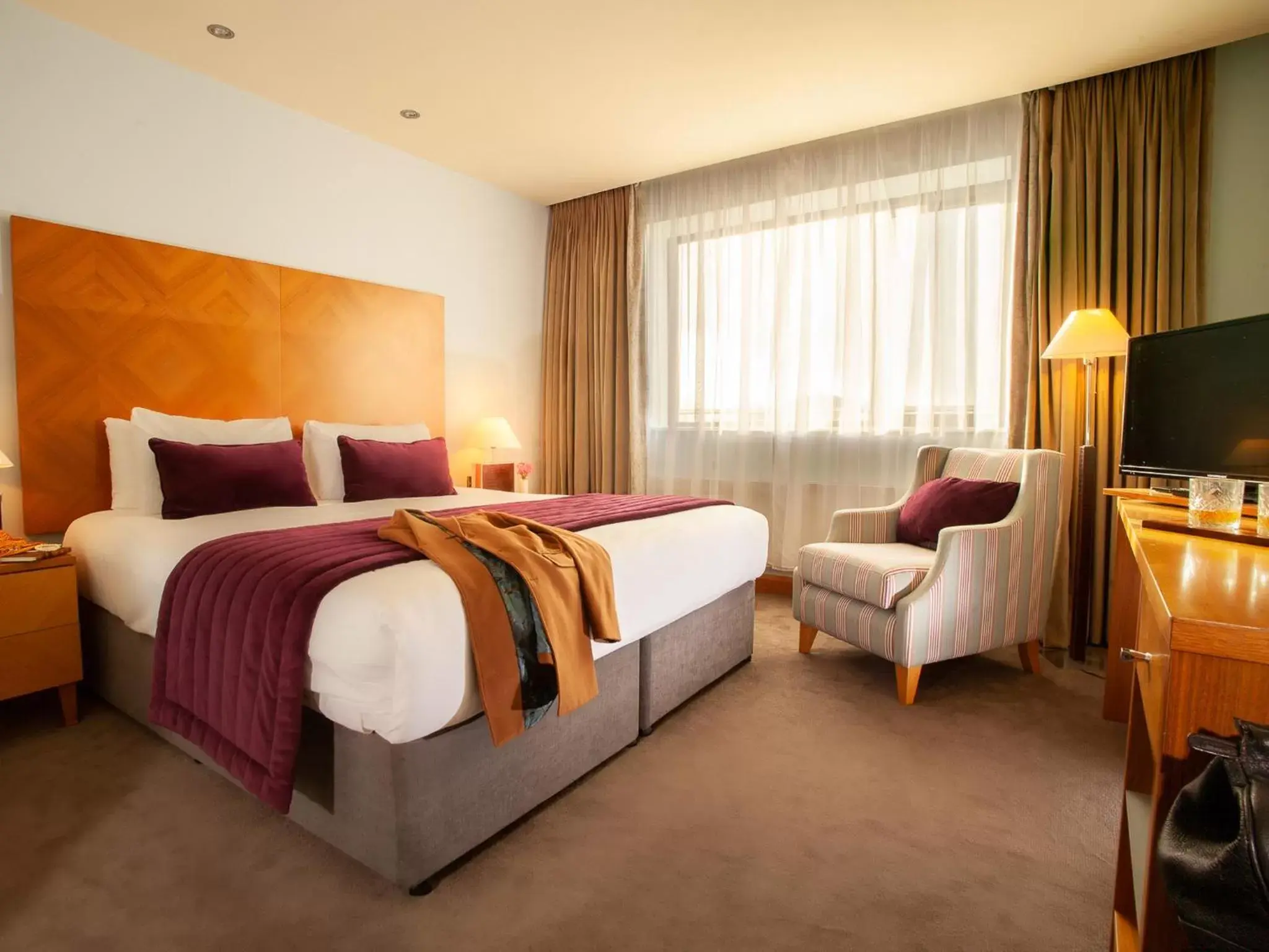 Bedroom, Bed in The Connacht Hotel Bedroom, Bed in The Connacht Hotel