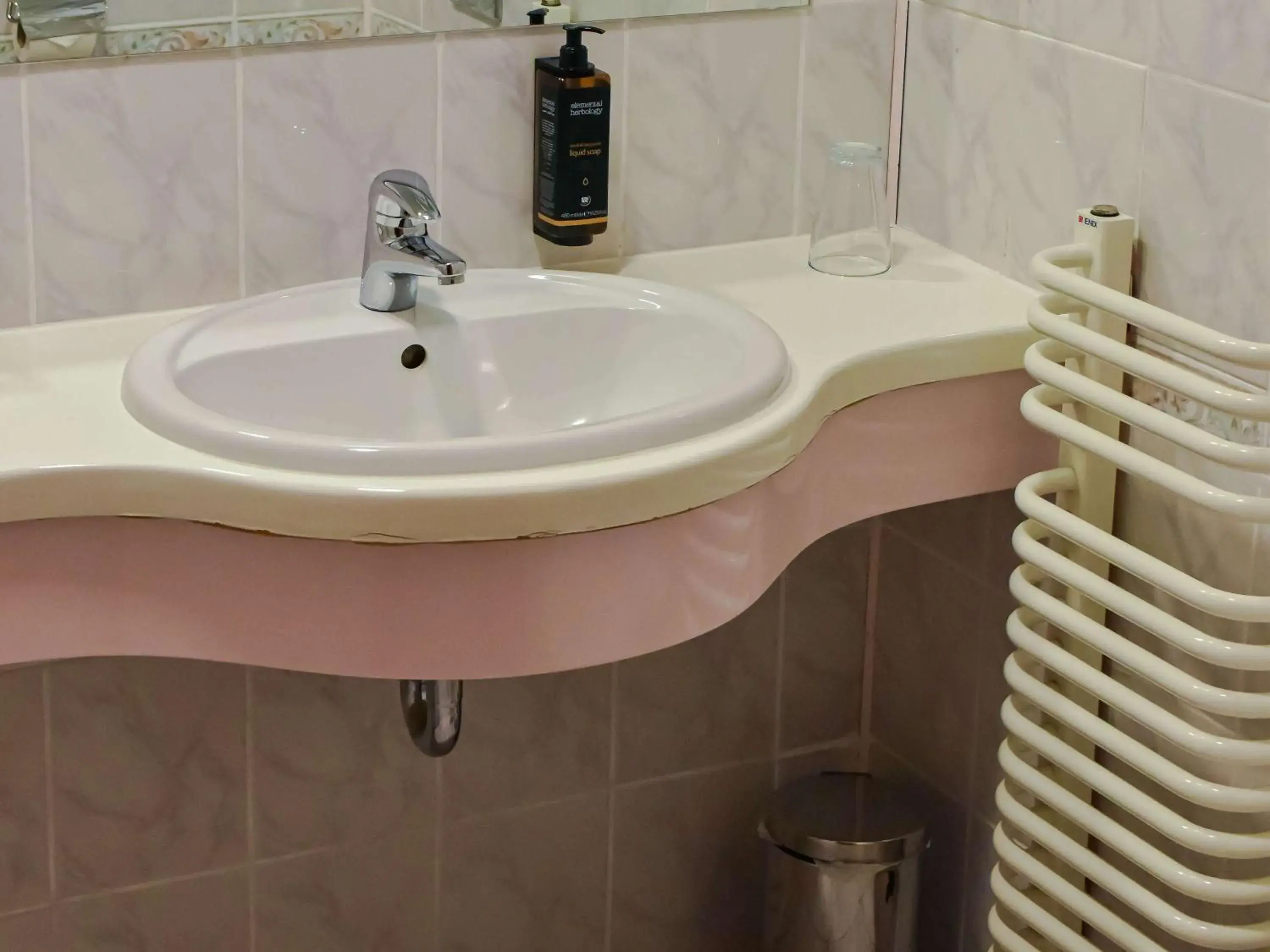 Bathroom in Mercure Opole